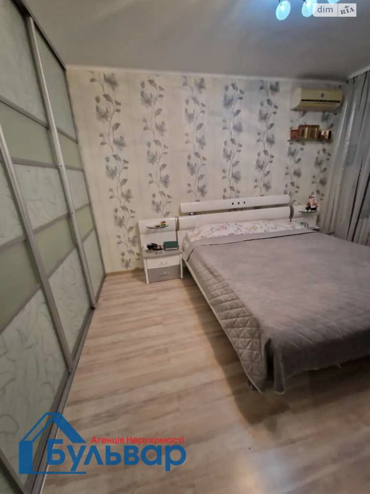 Продается 3-комнатная квартира 65 кв. м в Полтаве, ул. Героев Украины(Героев Сталинграда)