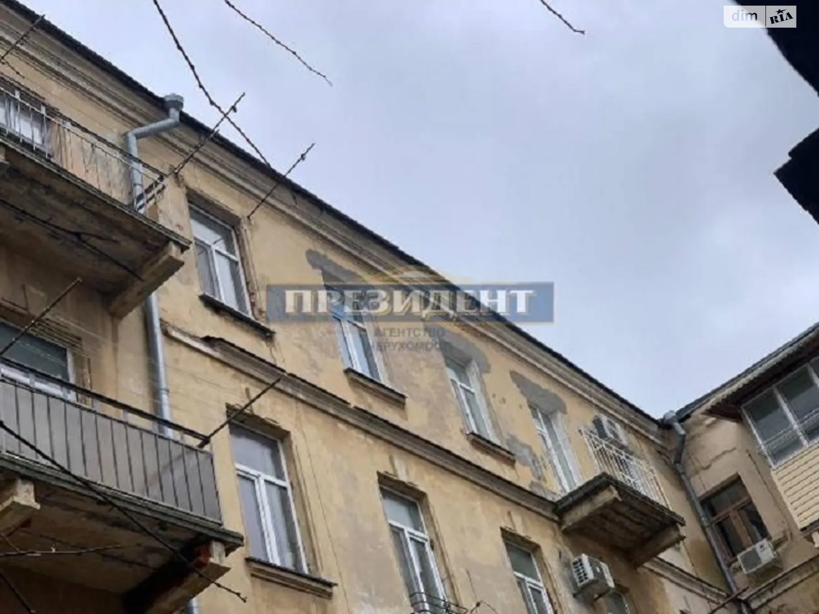 Продается 4-комнатная квартира 90 кв. м в Одессе, ул. Жуковского - фото 1