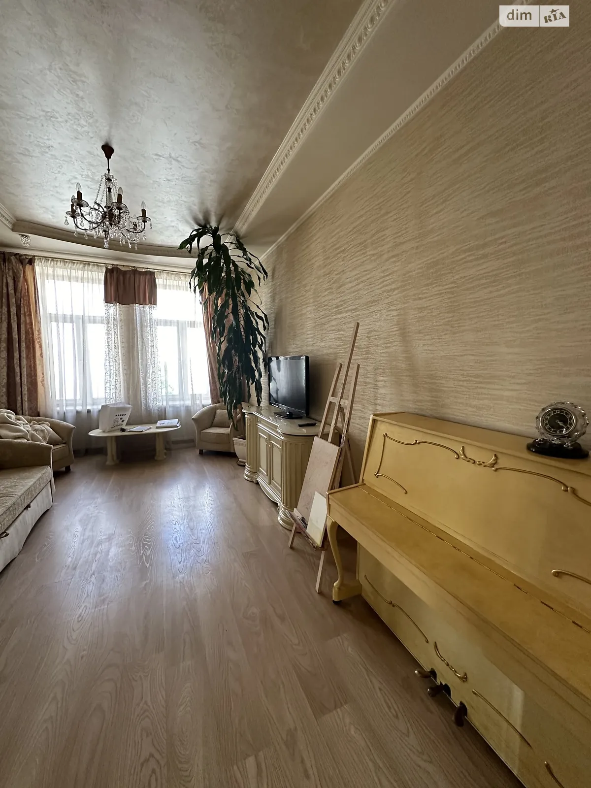 Продается 1-комнатная квартира 67 кв. м в Львове, ул. Цеховая, 5 - фото 1