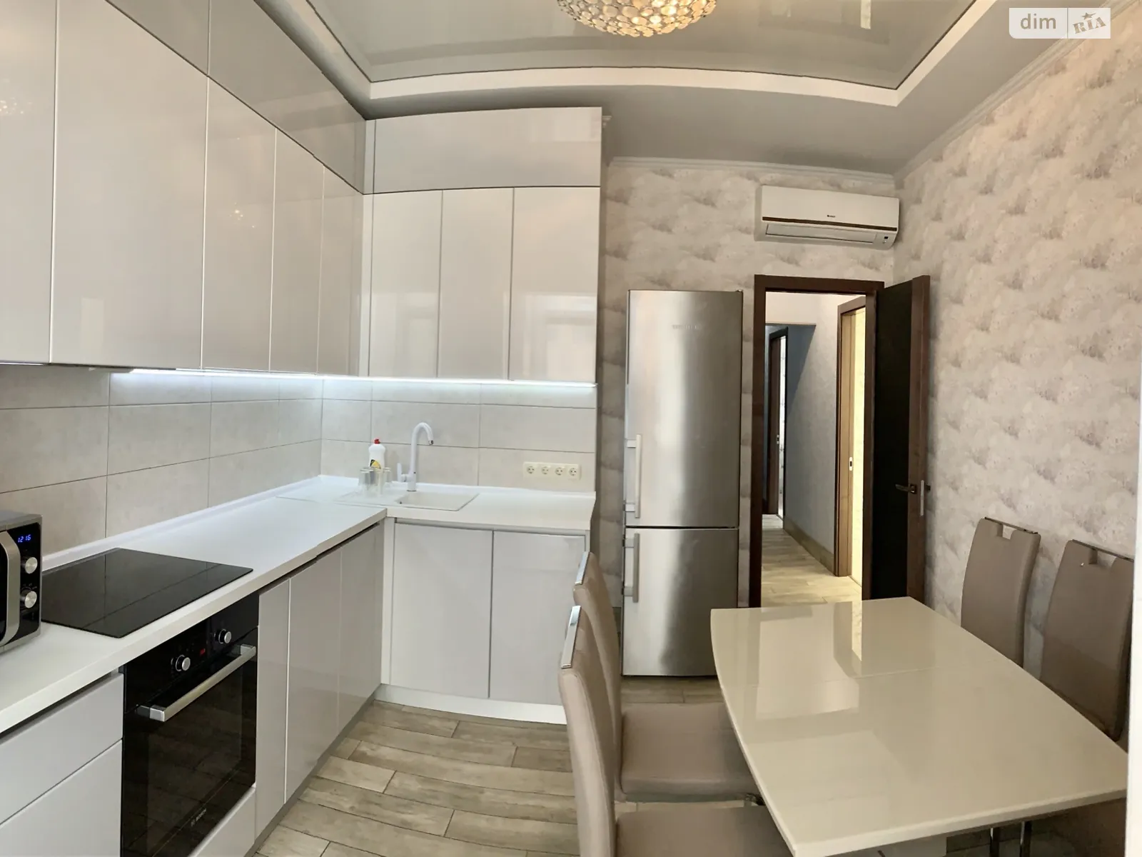 Продается 2-комнатная квартира 62 кв. м в Одессе, ул. Академика Сахарова, 3Б - фото 1