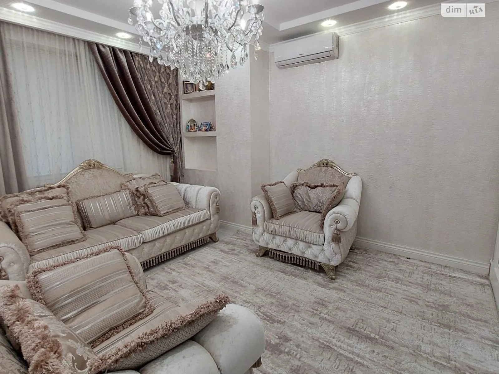 Продается 3-комнатная квартира 82 кв. м в Одессе, ул. Жемчужная - фото 1