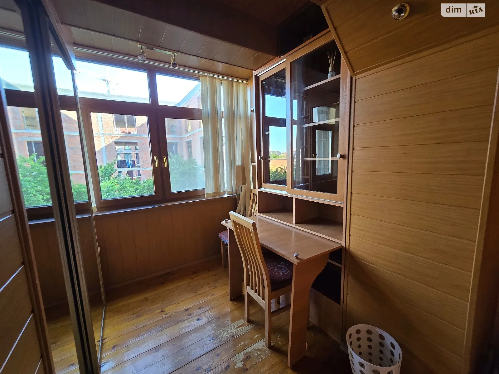 Продается 4-комнатная квартира 90 кв. м в Ужгороде - фото 1