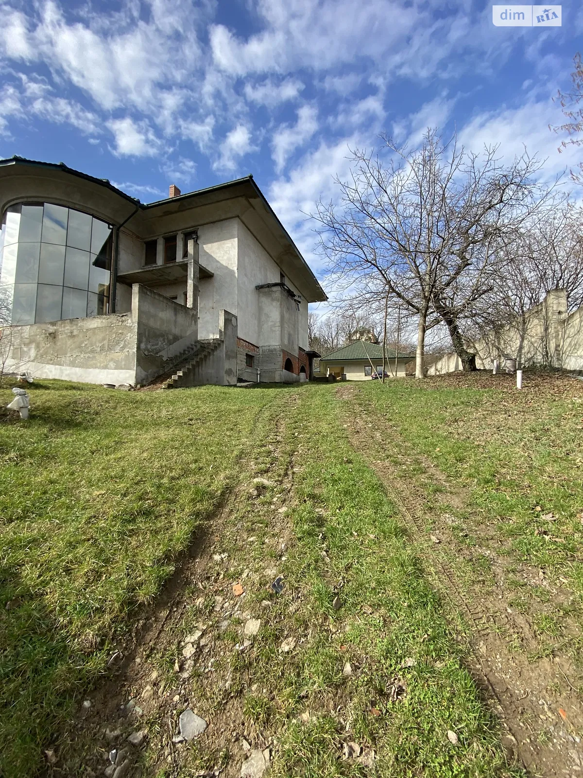 Продается дом на 2 этажа 1100 кв. м с садом - фото 3