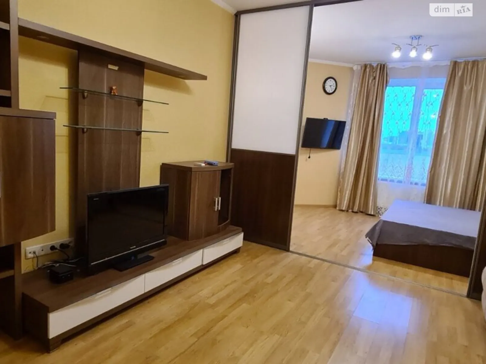 Продается 1-комнатная квартира 65 кв. м в Одессе, пер. Шампанский - фото 1