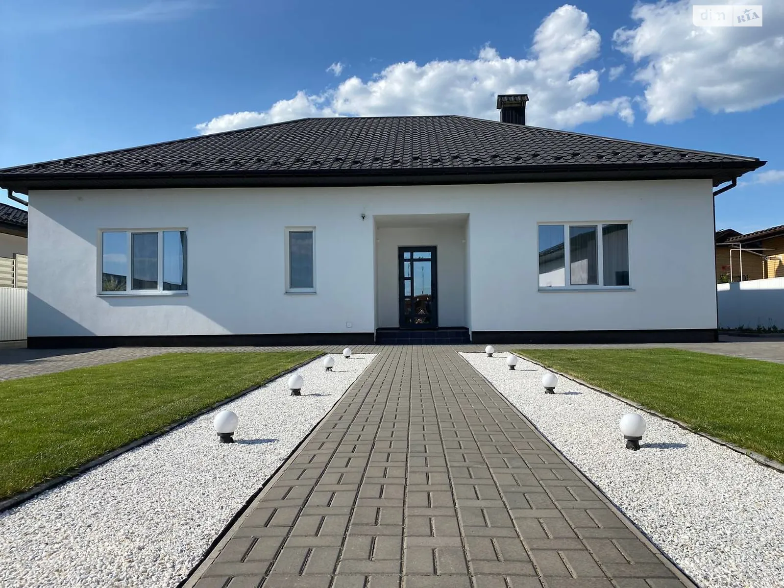 Продается одноэтажный дом 135 кв. м с беседкой, цена: 350000 $ - фото 1