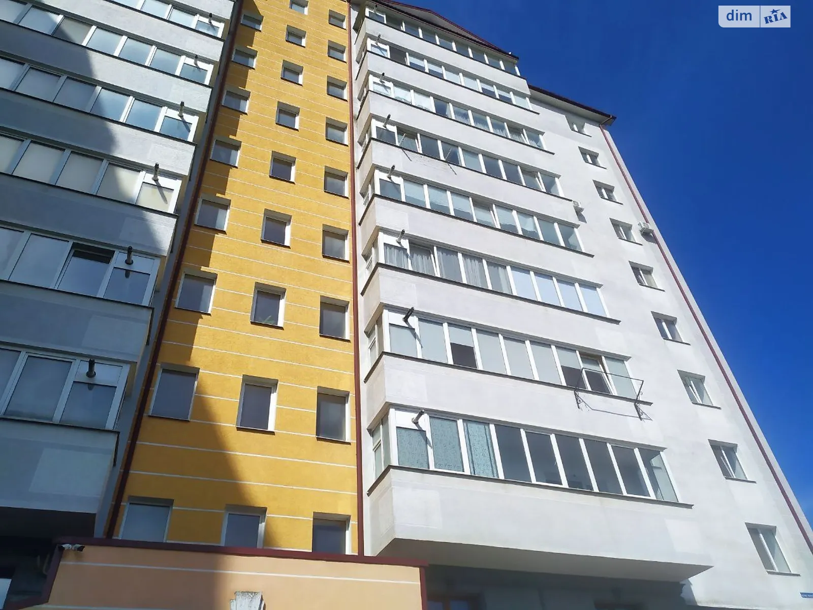 Продается 2-комнатная квартира 79.1 кв. м в Ивано-Франковске, ул. Украинских Декабристов - фото 1