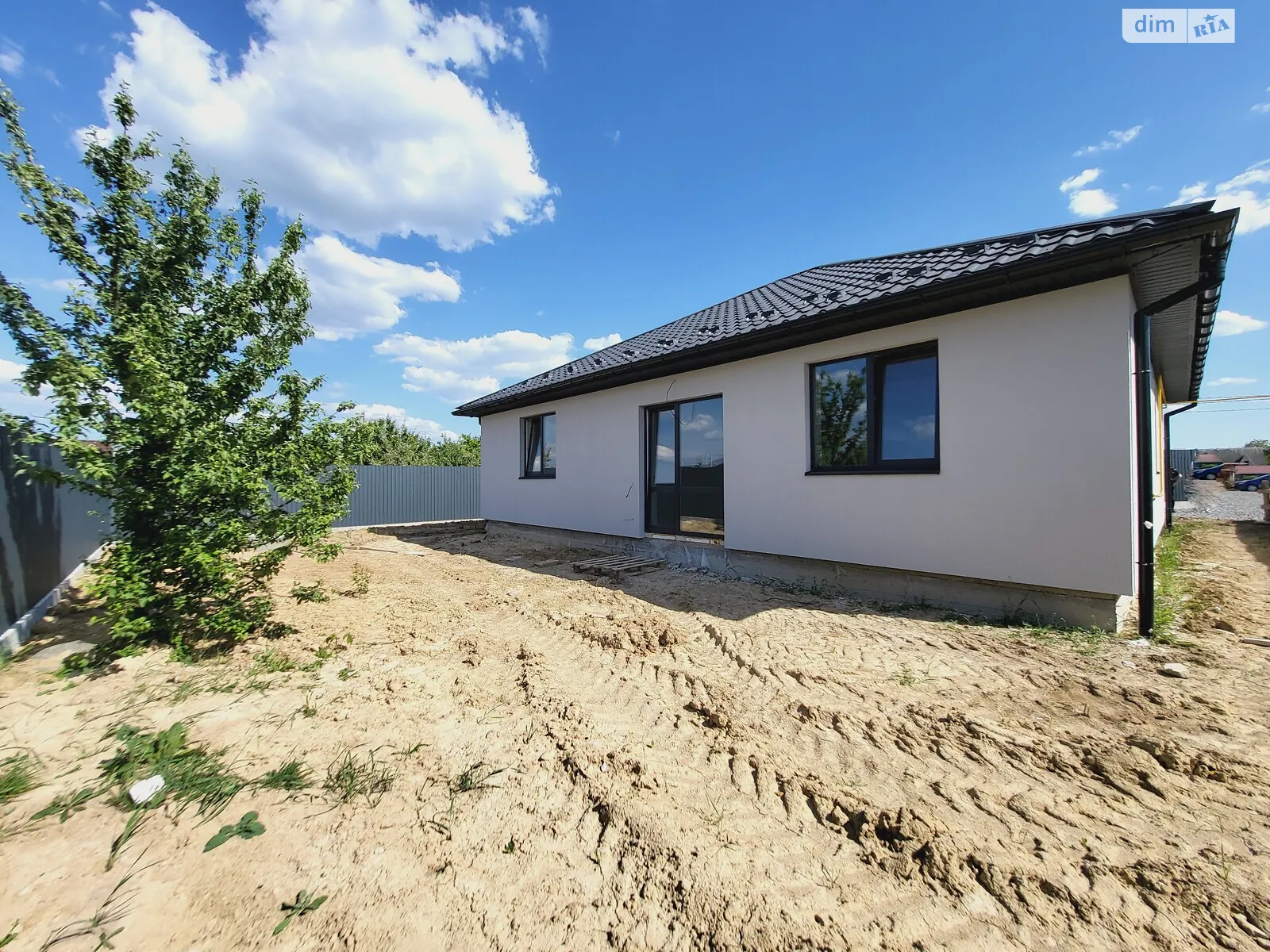 Продається одноповерховий будинок 95 кв. м с басейном, цена: 71000 $ - фото 1