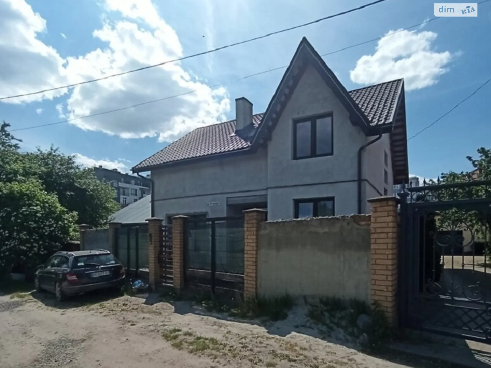 Продается дом на 2 этажа 218 кв. м с беседкой, цена: 200000 $ - фото 1