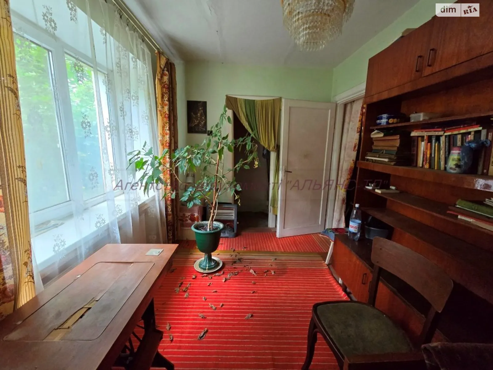 Продається 2-кімнатна квартира 42 кв. м у Ужгороді - фото 1
