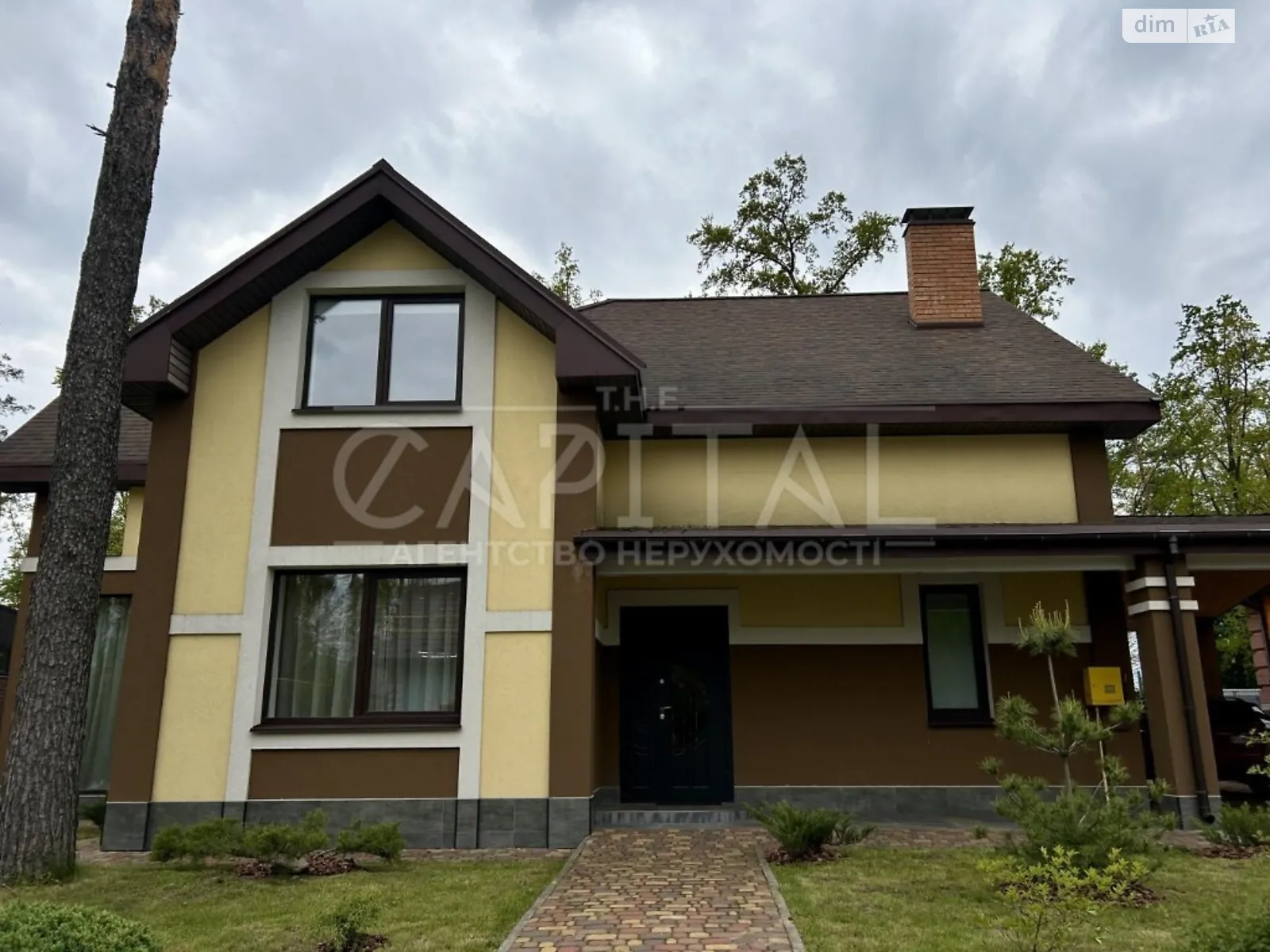 Сдается в аренду дом на 2 этажа 235 кв. м с гаражом, цена: 3000 $ - фото 1