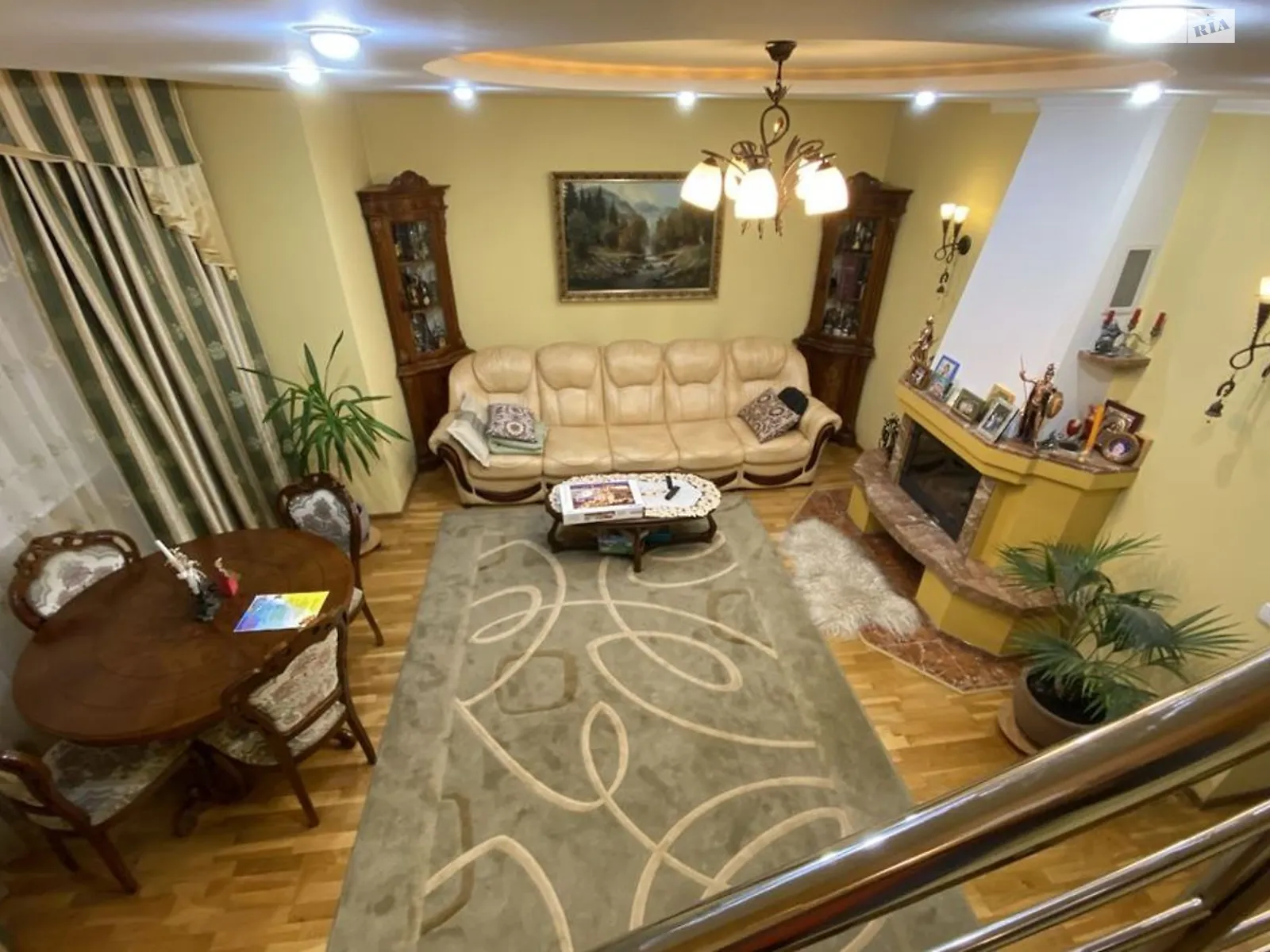 Продається 4-кімнатна квартира 174 кв. м у Львові - фото 1