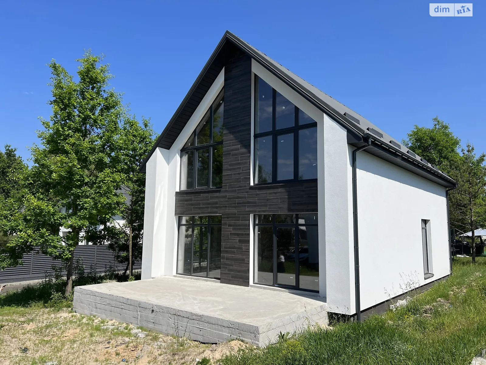 Продается дом на 2 этажа 154 кв. м с подвалом, цена: 105000 $ - фото 1