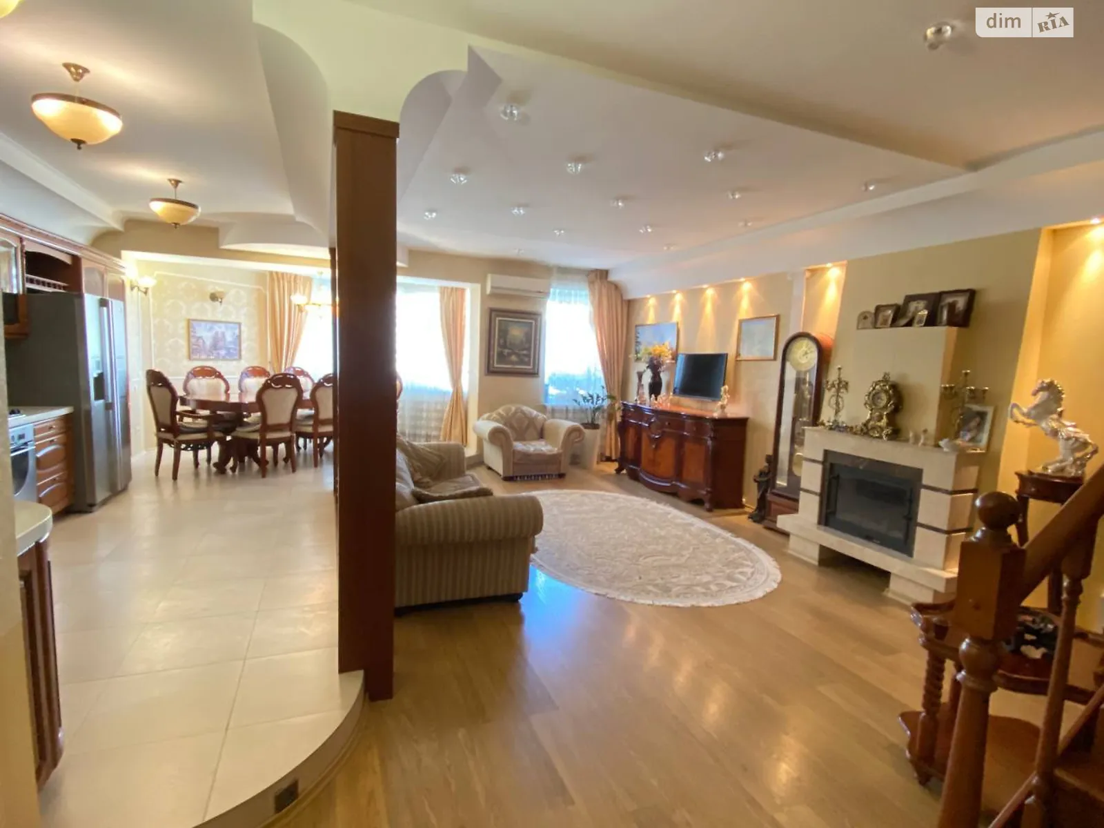 Продается 3-комнатная квартира 195 кв. м в Черноморске, цена: 150000 $ - фото 1