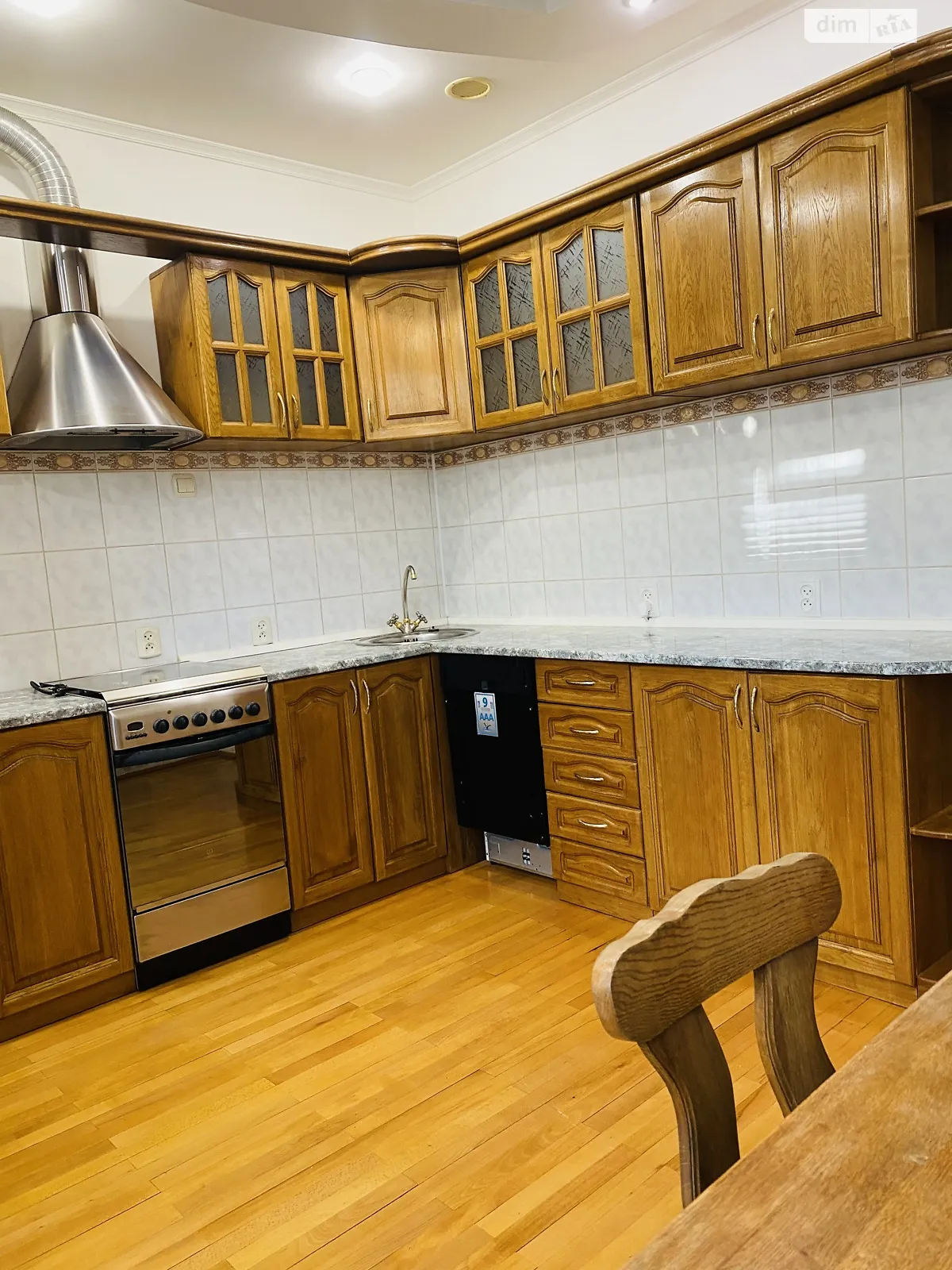 Сдается в аренду 2-комнатная квартира 69 кв. м в Ужгороде, цена: 450 $