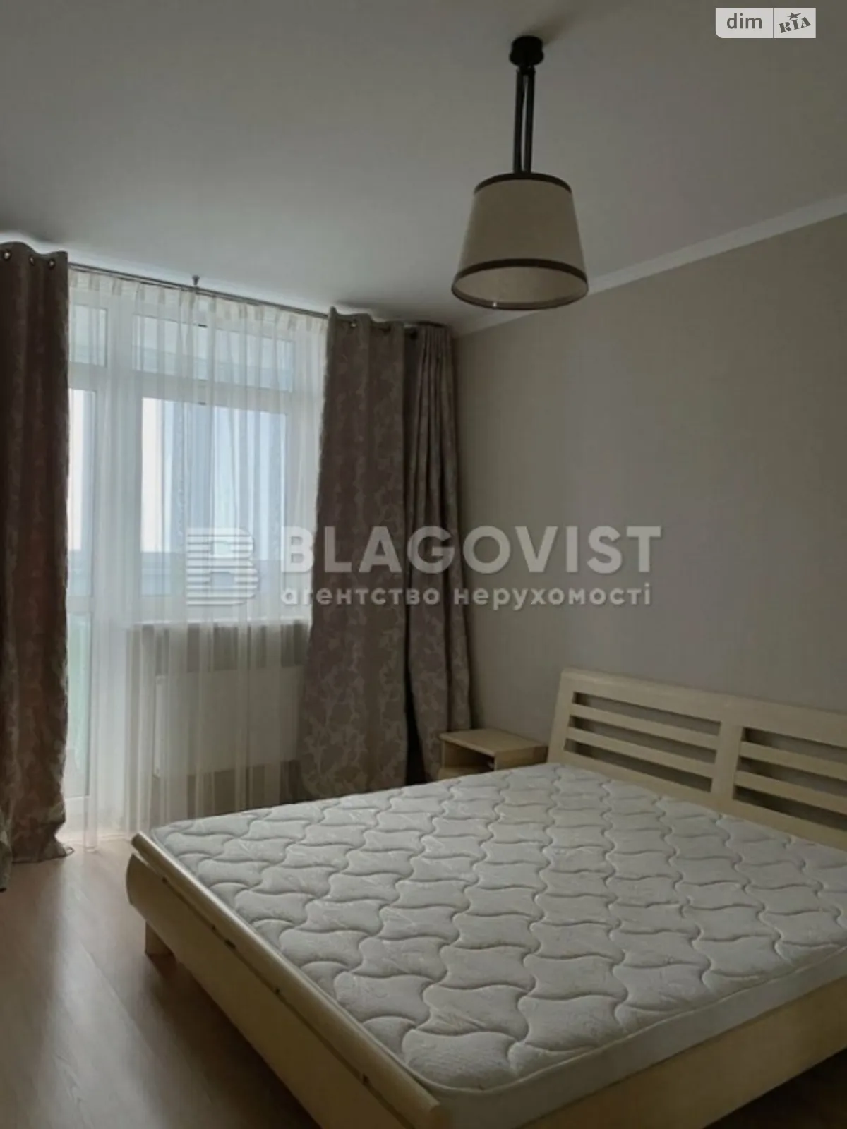 Продается 3-комнатная квартира 106 кв. м в Киеве, ул. Богдановская, 7А - фото 1