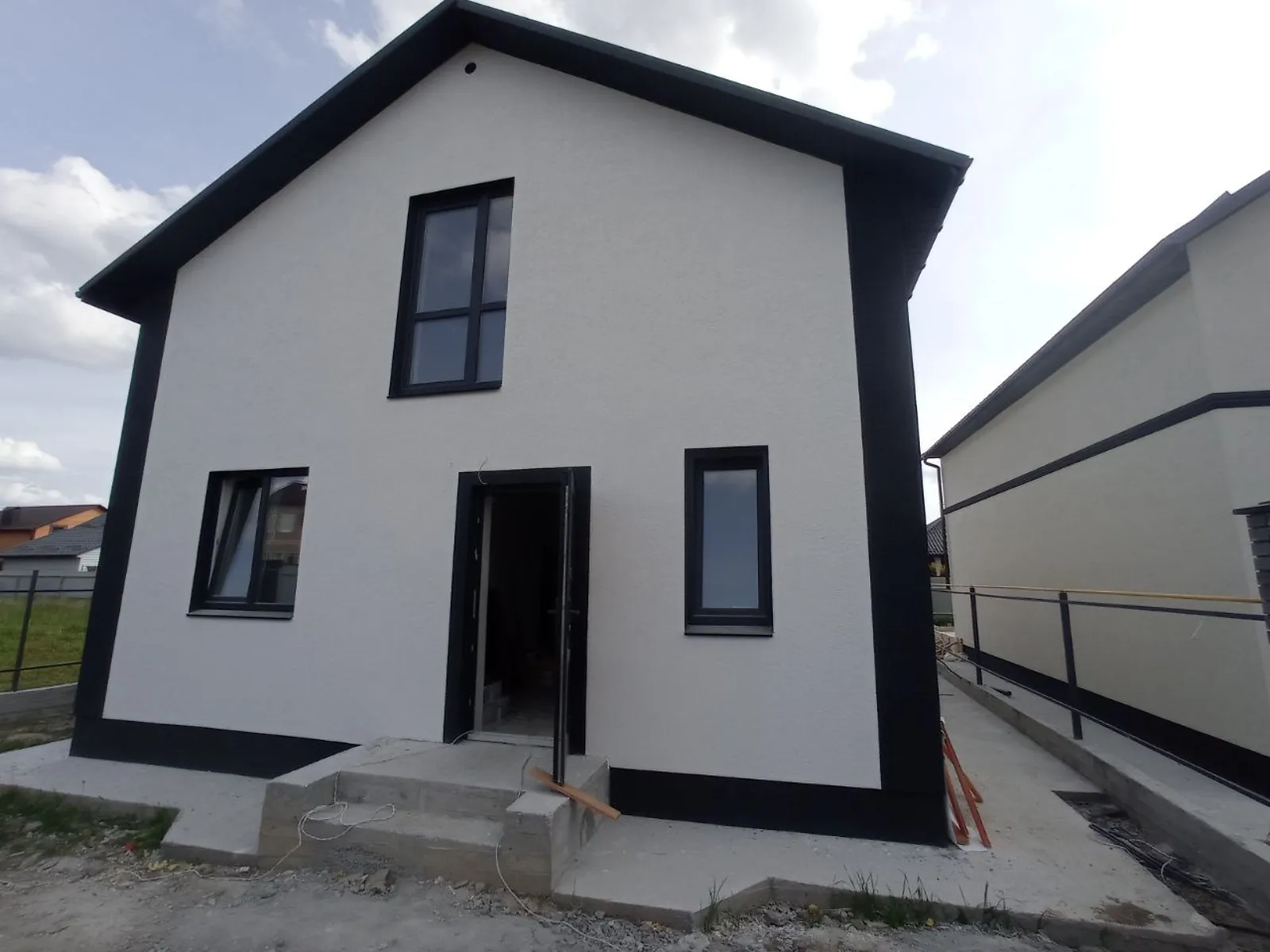 Продається будинок 2 поверховий 110 кв. м з терасою, цена: 75000 $ - фото 1
