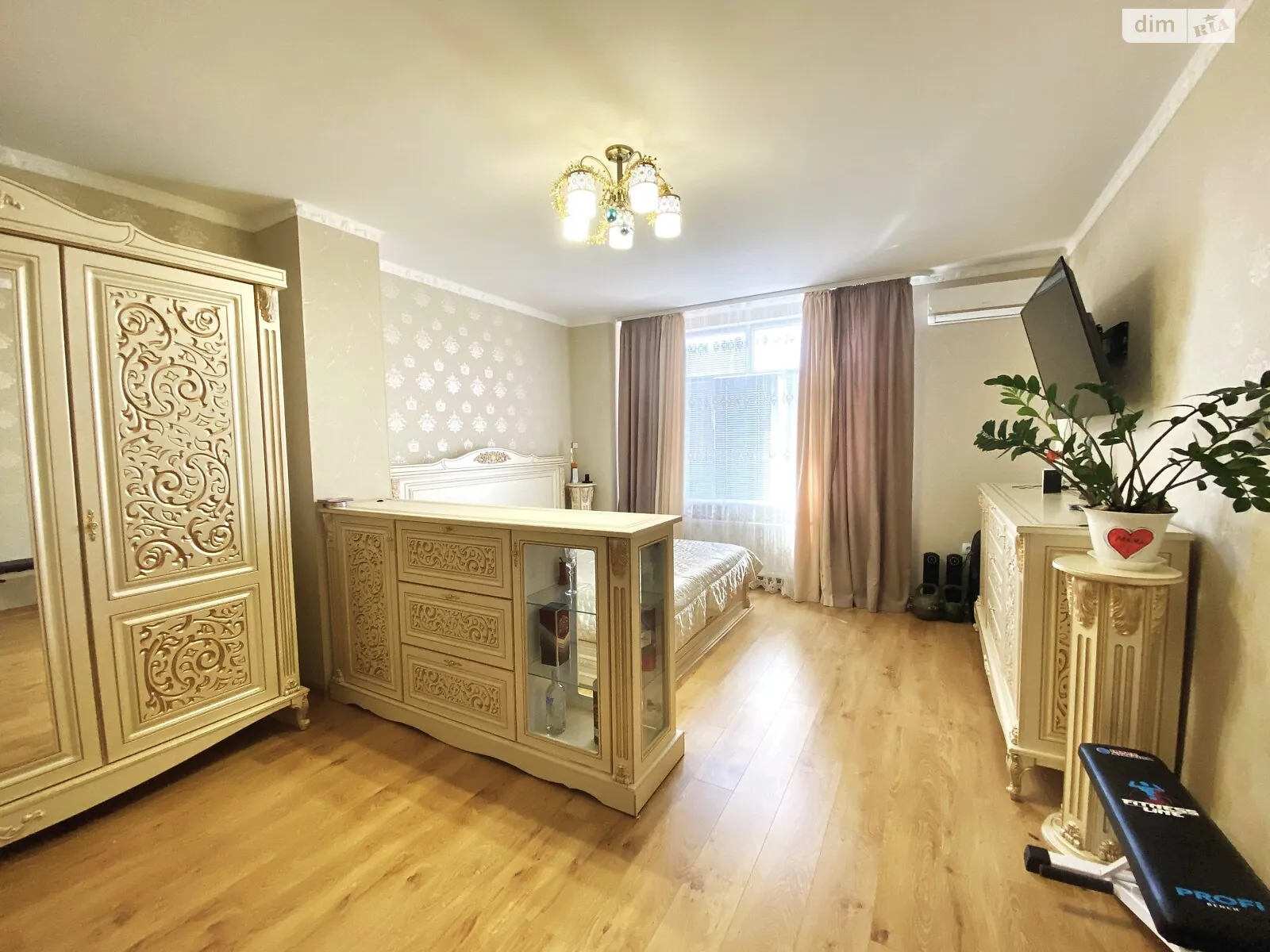 Продается 2-комнатная квартира 102 кв. м в Николаеве, просп. Героев Украины - фото 1