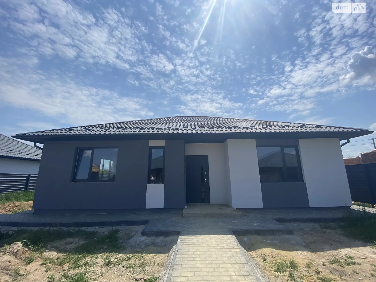 Продається одноповерховий будинок 95 кв. м з бесідкою, цена: 75000 $ - фото 1