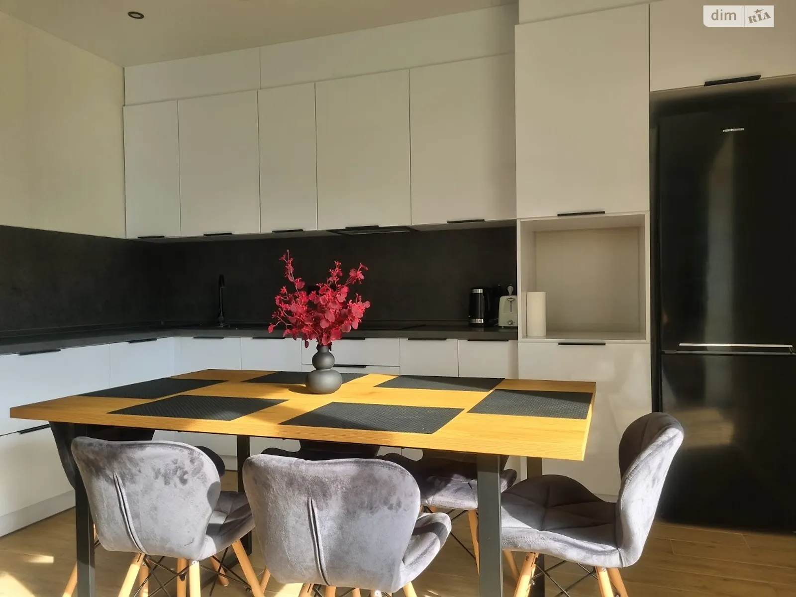 Продается дом на 2 этажа 120 кв. м с бассейном, цена: 160000 $ - фото 1