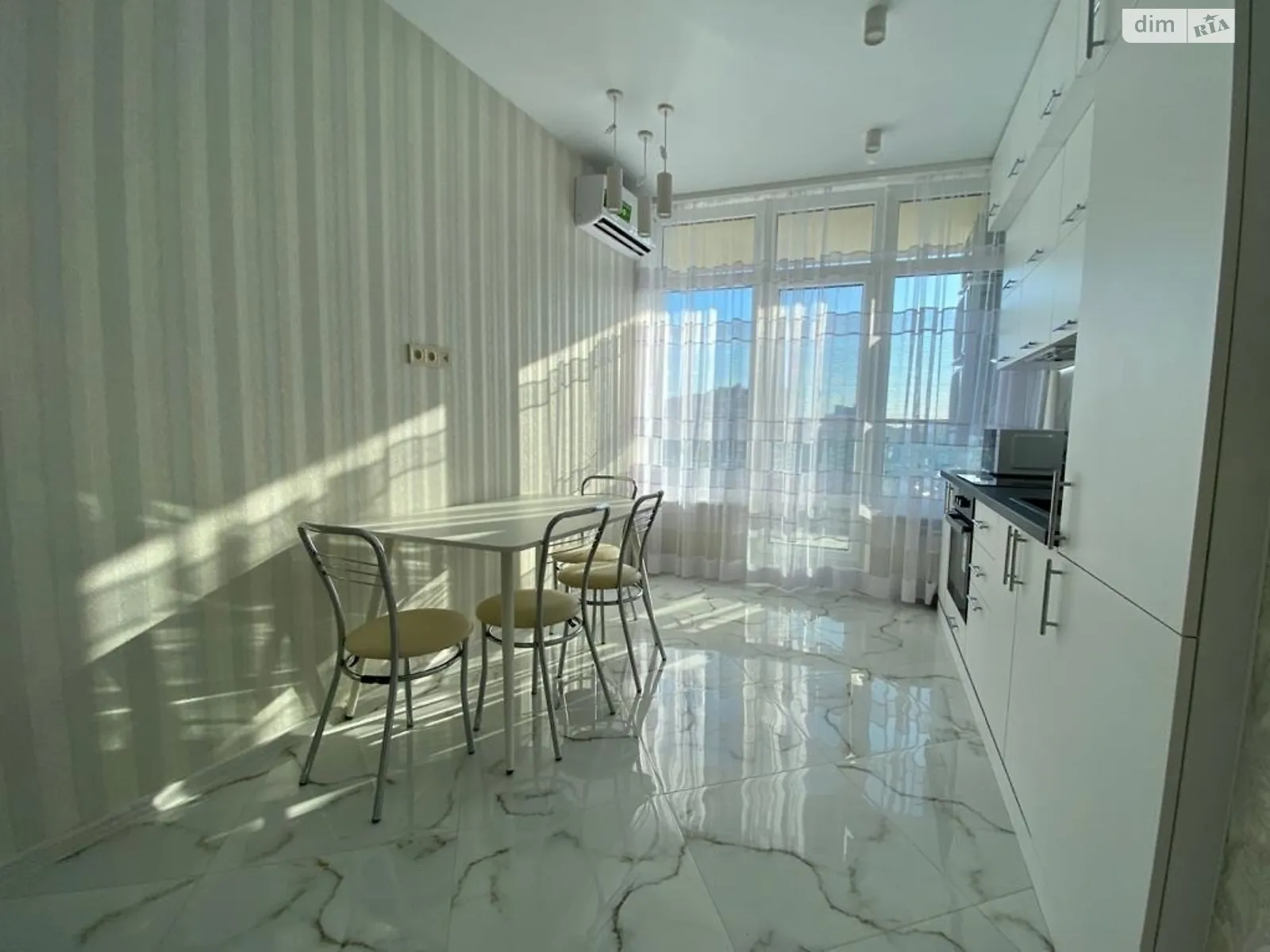 Сдается в аренду 2-комнатная квартира 70 кв. м в Одессе - фото 2