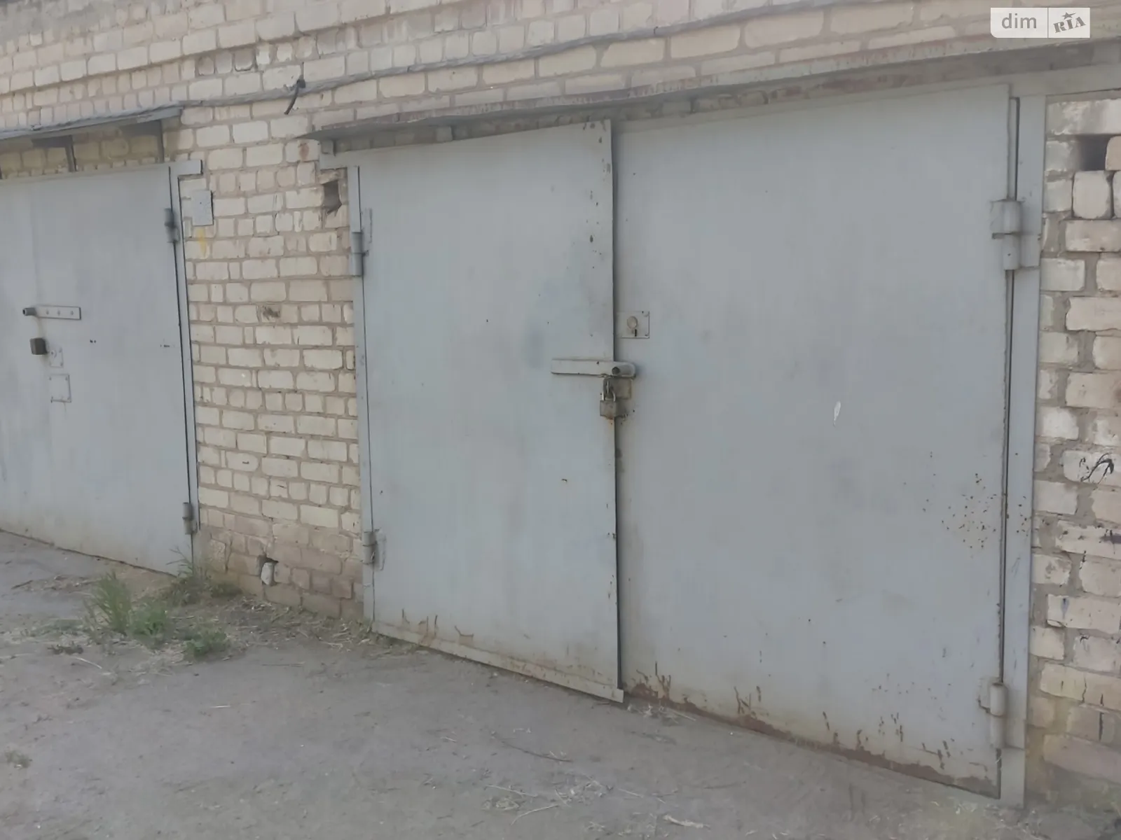 Продается место в гаражном кооперативе под легковое авто на 20.2 кв. м, цена: 5000 $ - фото 1