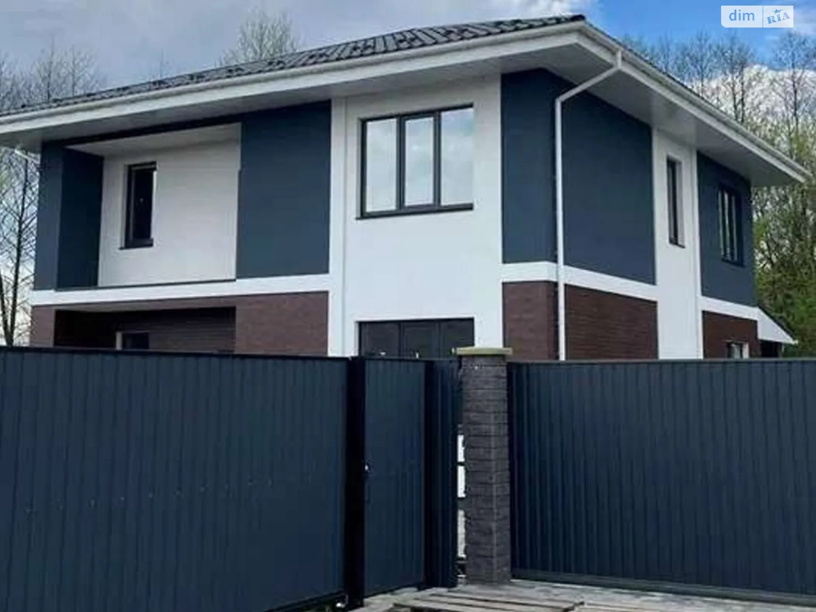 Продається будинок 2 поверховий 200 кв. м з гаражем, цена: 155000 $ - фото 1