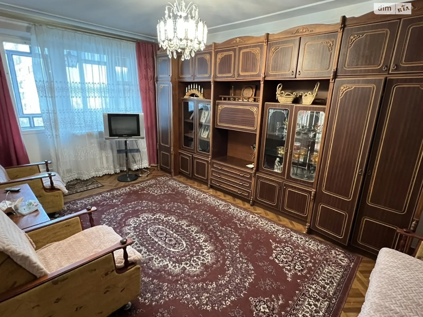 Здається в оренду кімната 30 кв. м у Львові, цена: 4300 грн