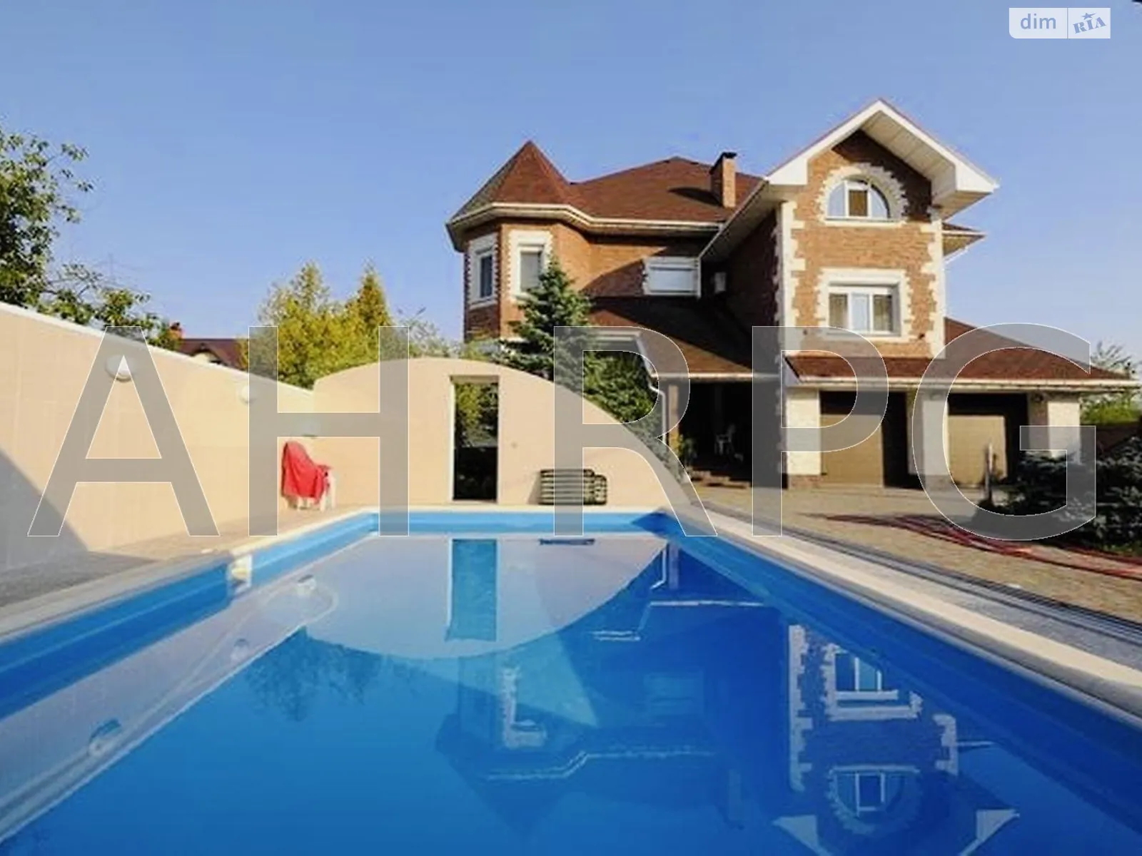 Продается дом на 3 этажа 750 кв. м с бассейном, цена: 319000 $ - фото 1