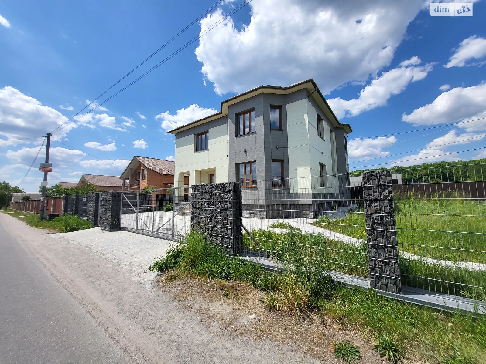 Продается дом на 2 этажа 200 кв. м с верандой, цена: 158000 $ - фото 1