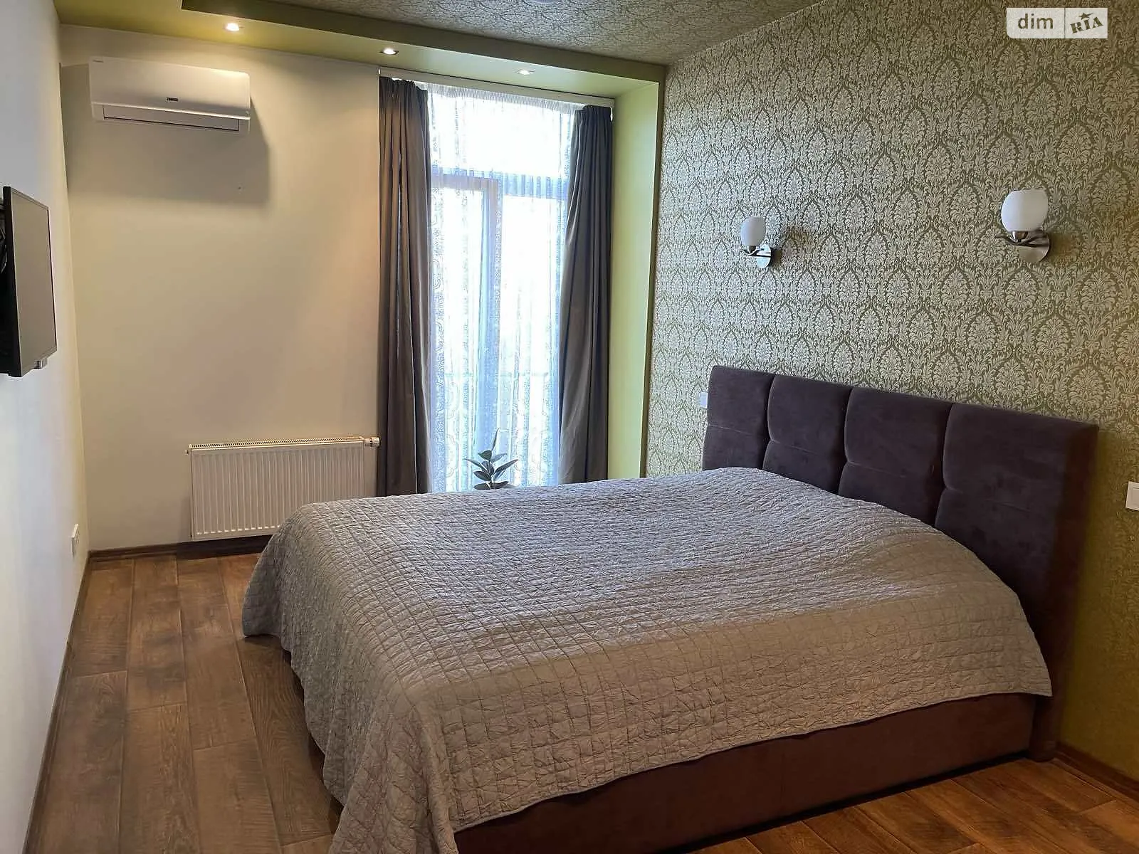 Продается 3-комнатная квартира 83 кв. м в Киеве, ул. Регенераторная, 4 корпус 1 - фото 1