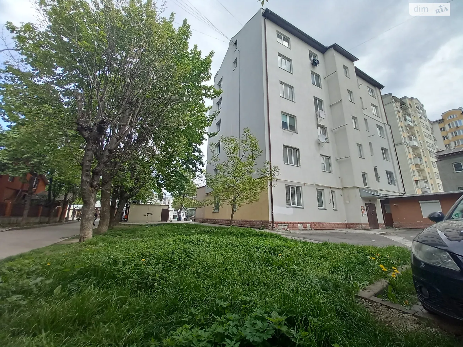 Продается 3-комнатная квартира 97 кв. м в Ивано-Франковске - фото 2