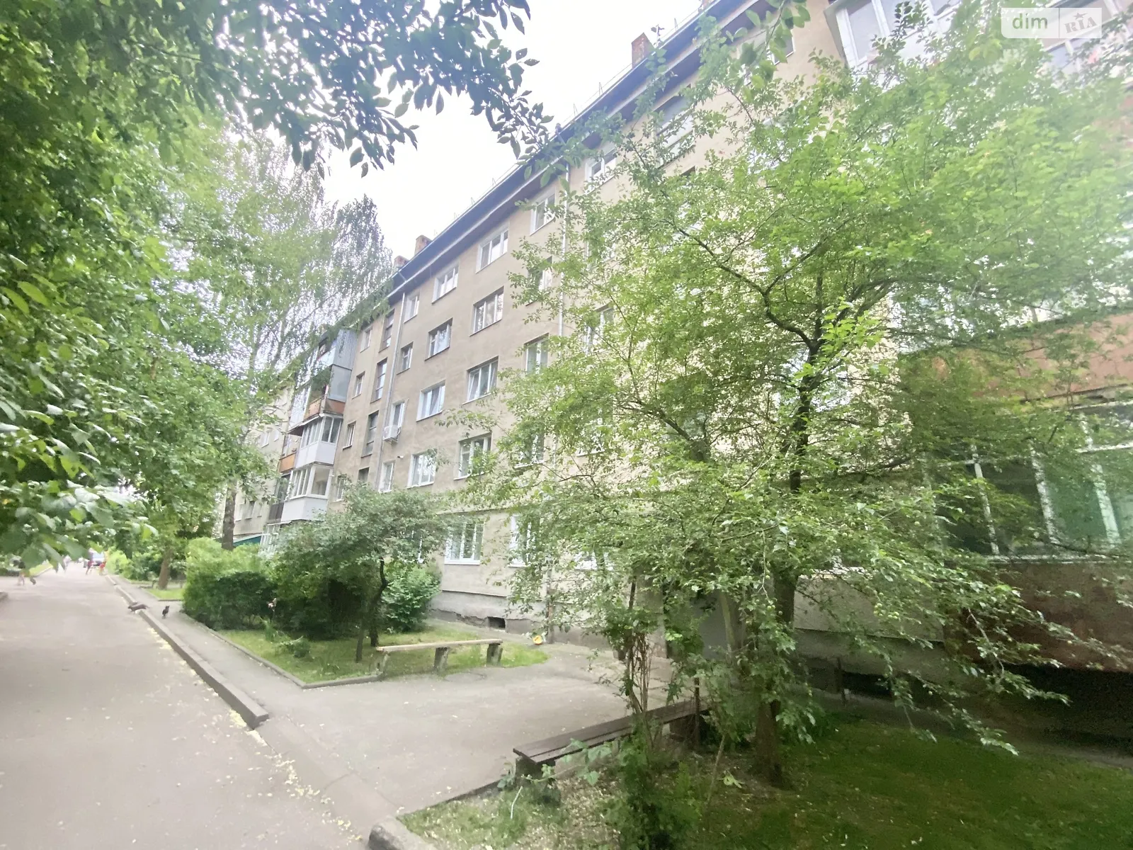 Продается 1-комнатная квартира 30 кв. м в Ивано-Франковске, ул. Береговая, 32 - фото 1