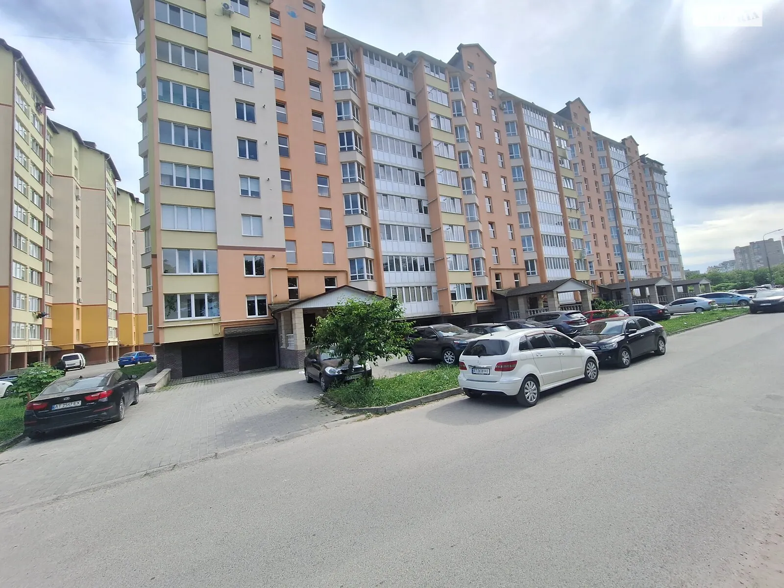 Продается 3-комнатная квартира 84 кв. м в Ивано-Франковске, ул. Химиков, 21А - фото 1