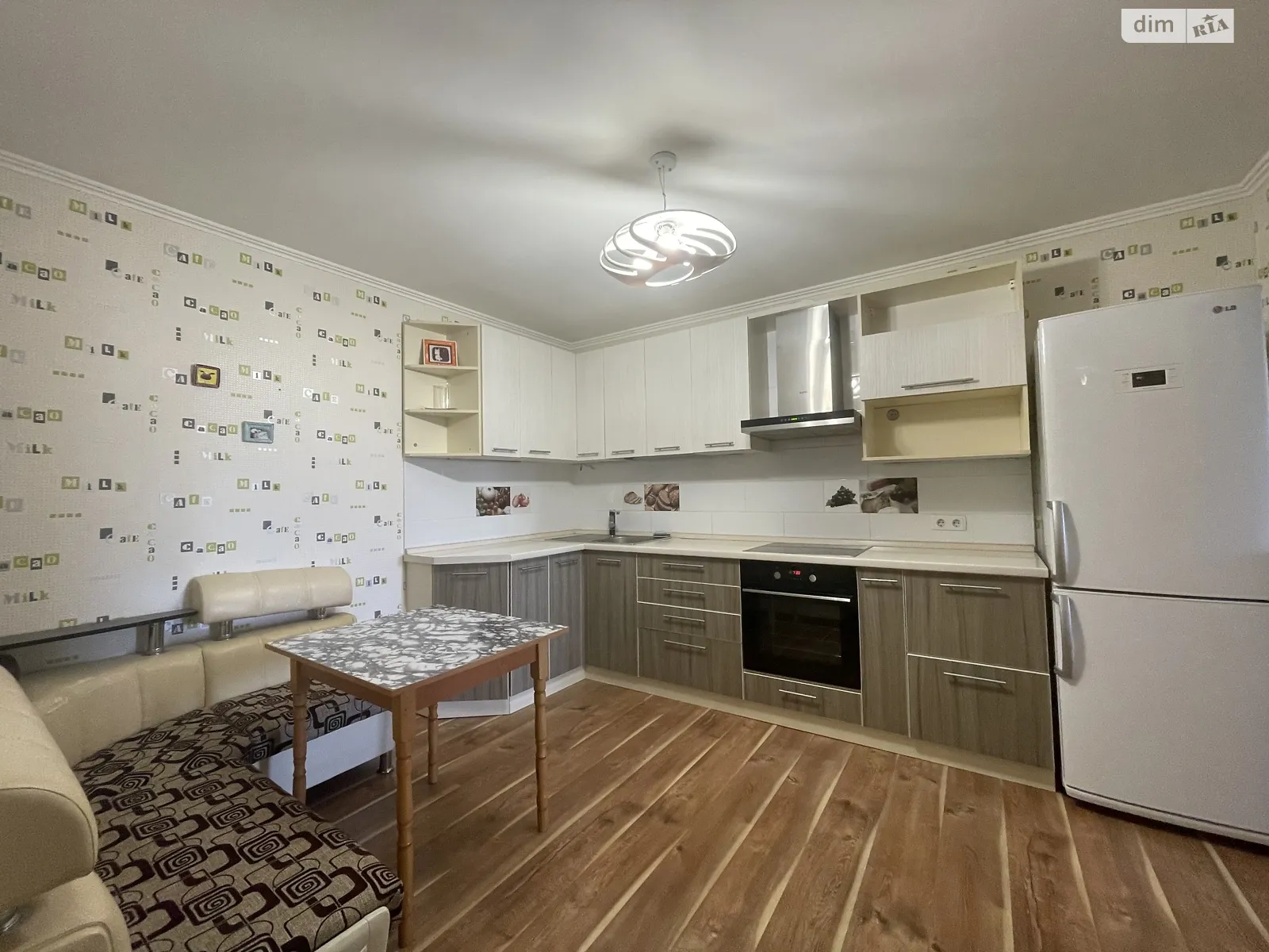 Продається 1-кімнатна квартира 54 кв. м у Чорноморську, вул. Захисників України(1 Травня) - фото 1