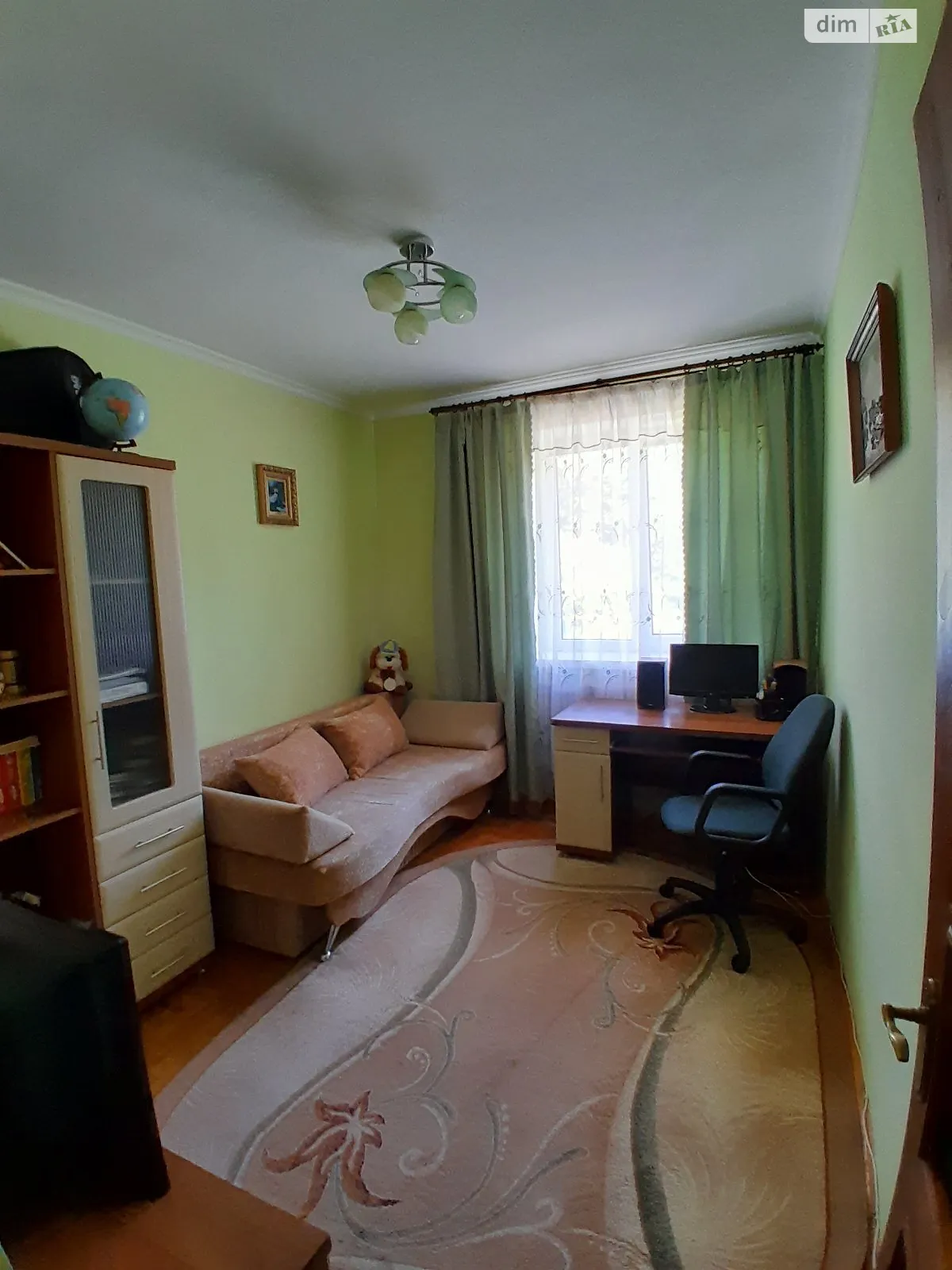 Продается 3-комнатная квартира 66 кв. м в Кременце - фото 3