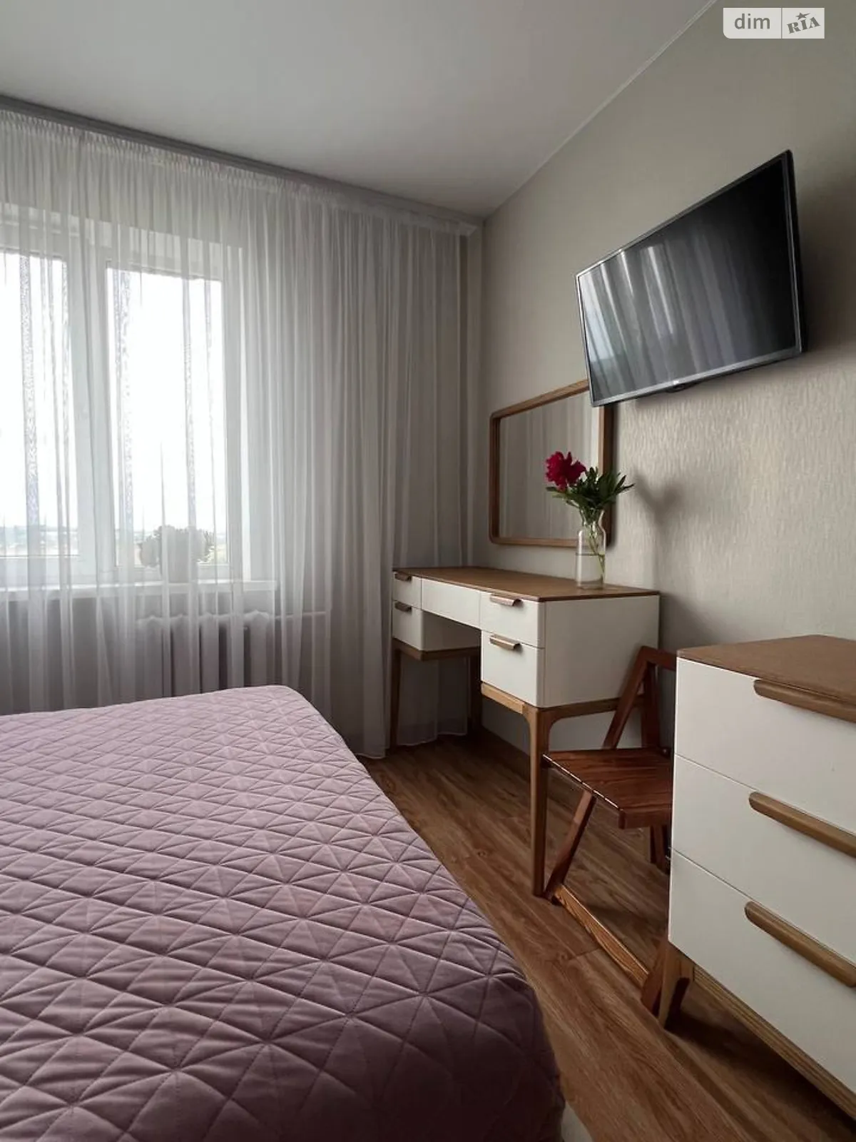 Продается 3-комнатная квартира 66 кв. м в Ровно, ул. Волынской Дивизии - фото 1