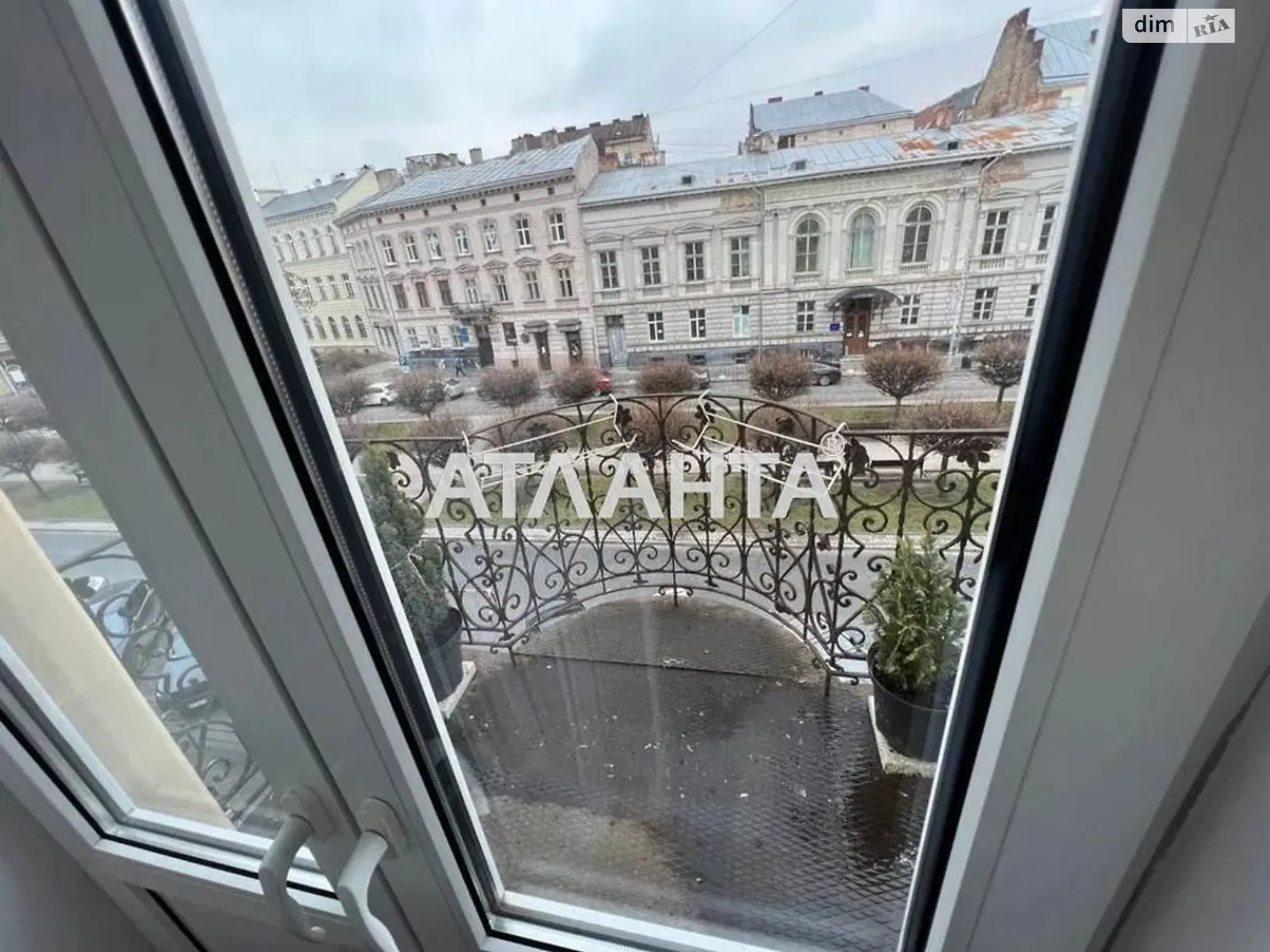 Продается 3-комнатная квартира 111 кв. м в Львове, просп. Шевченко - фото 1