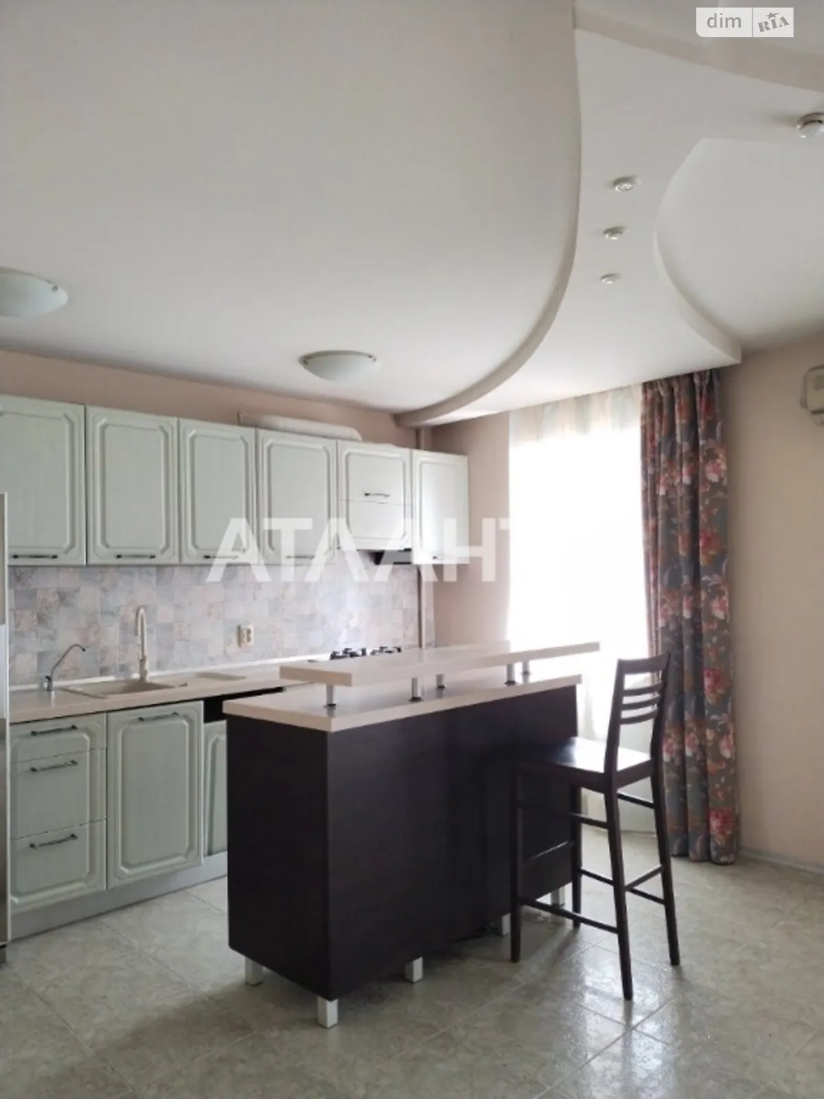 Продается 3-комнатная квартира 125.4 кв. м в Одессе, ул. Левитана - фото 1