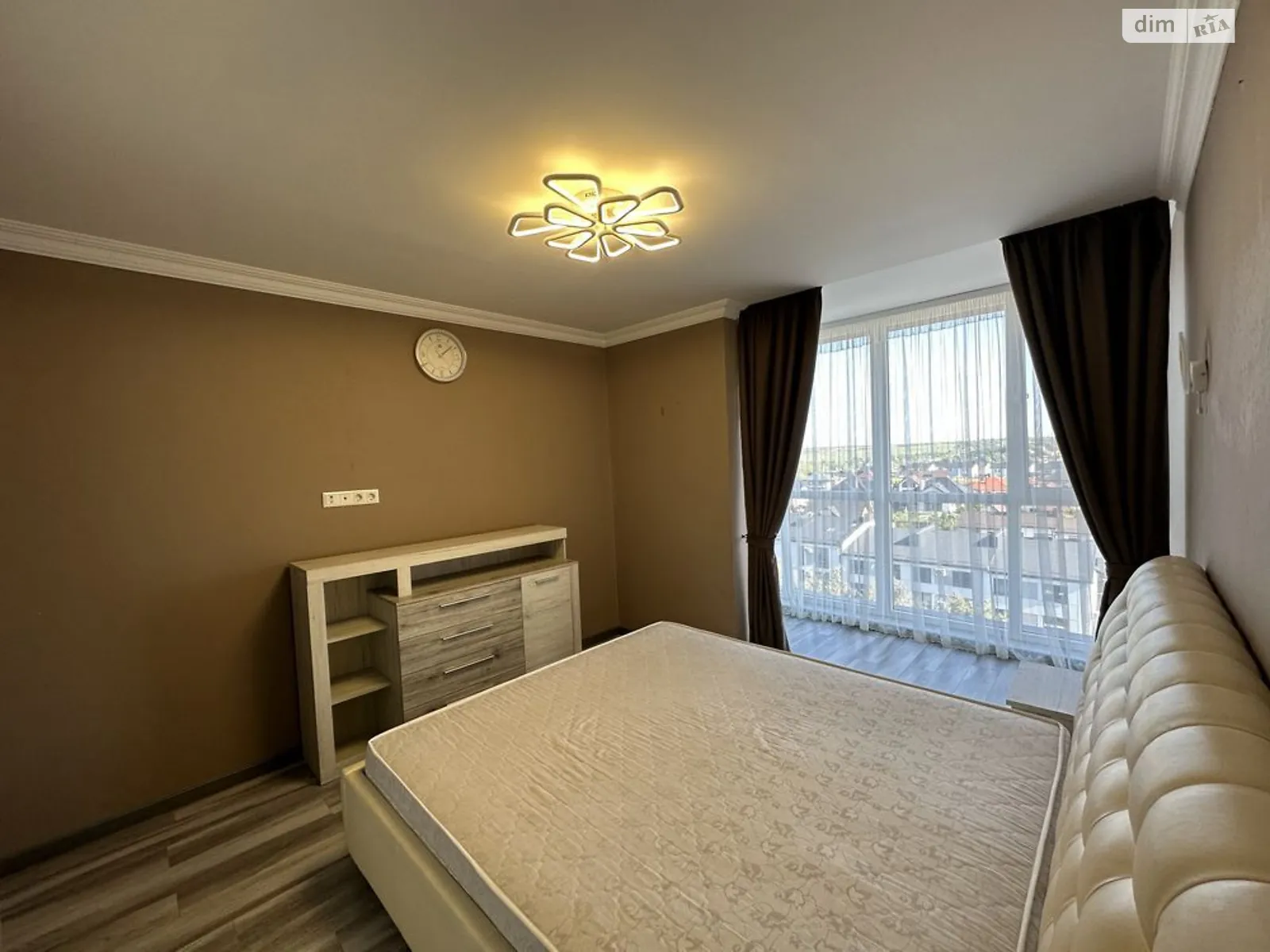 Продается 3-комнатная квартира 89 кв. м в Ровно, ул. Защитников Мариуполя(Костромская) - фото 1