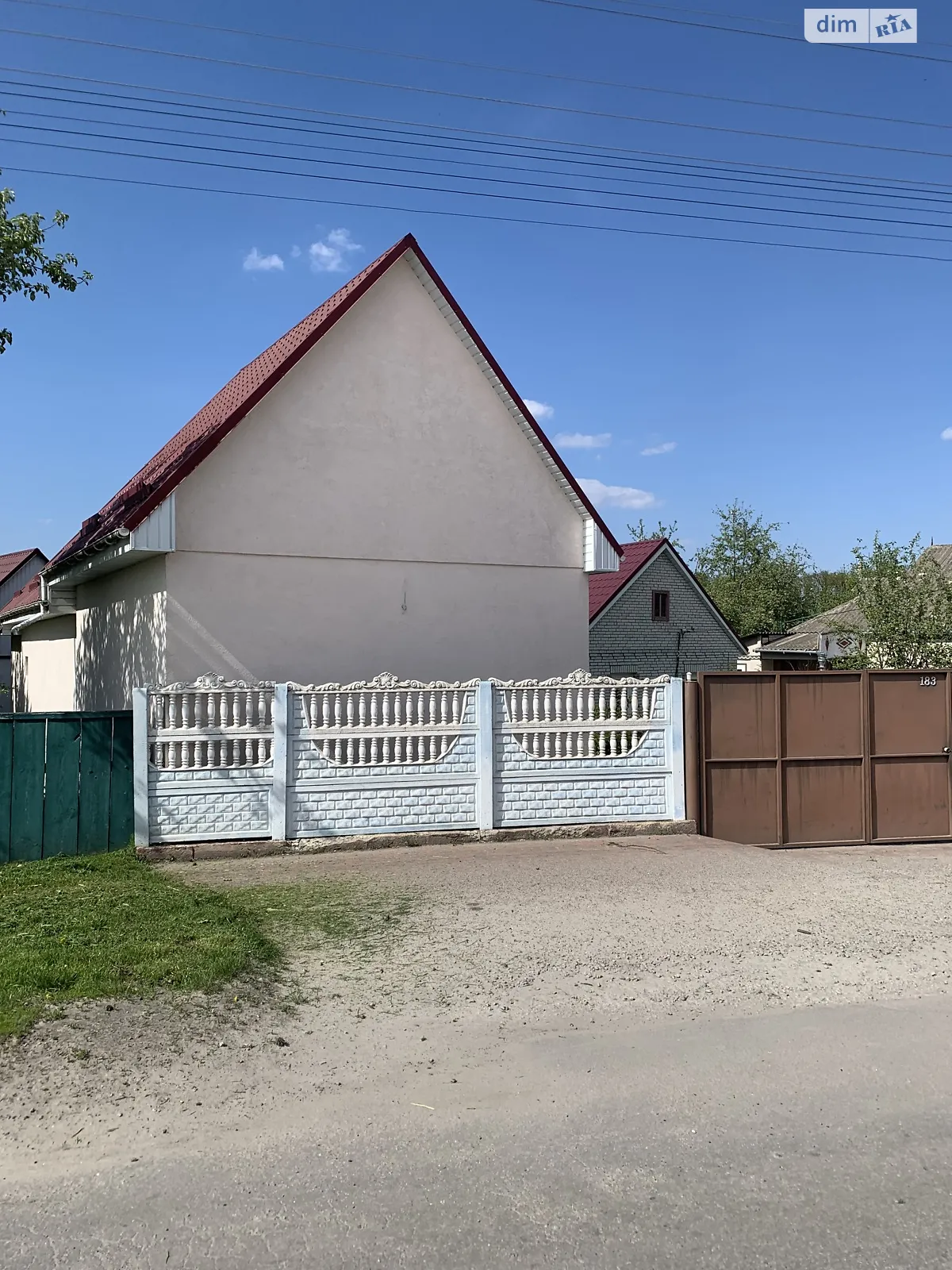 Продается дом на 2 этажа 220 кв. м с баней/сауной, цена: 54000 $ - фото 1