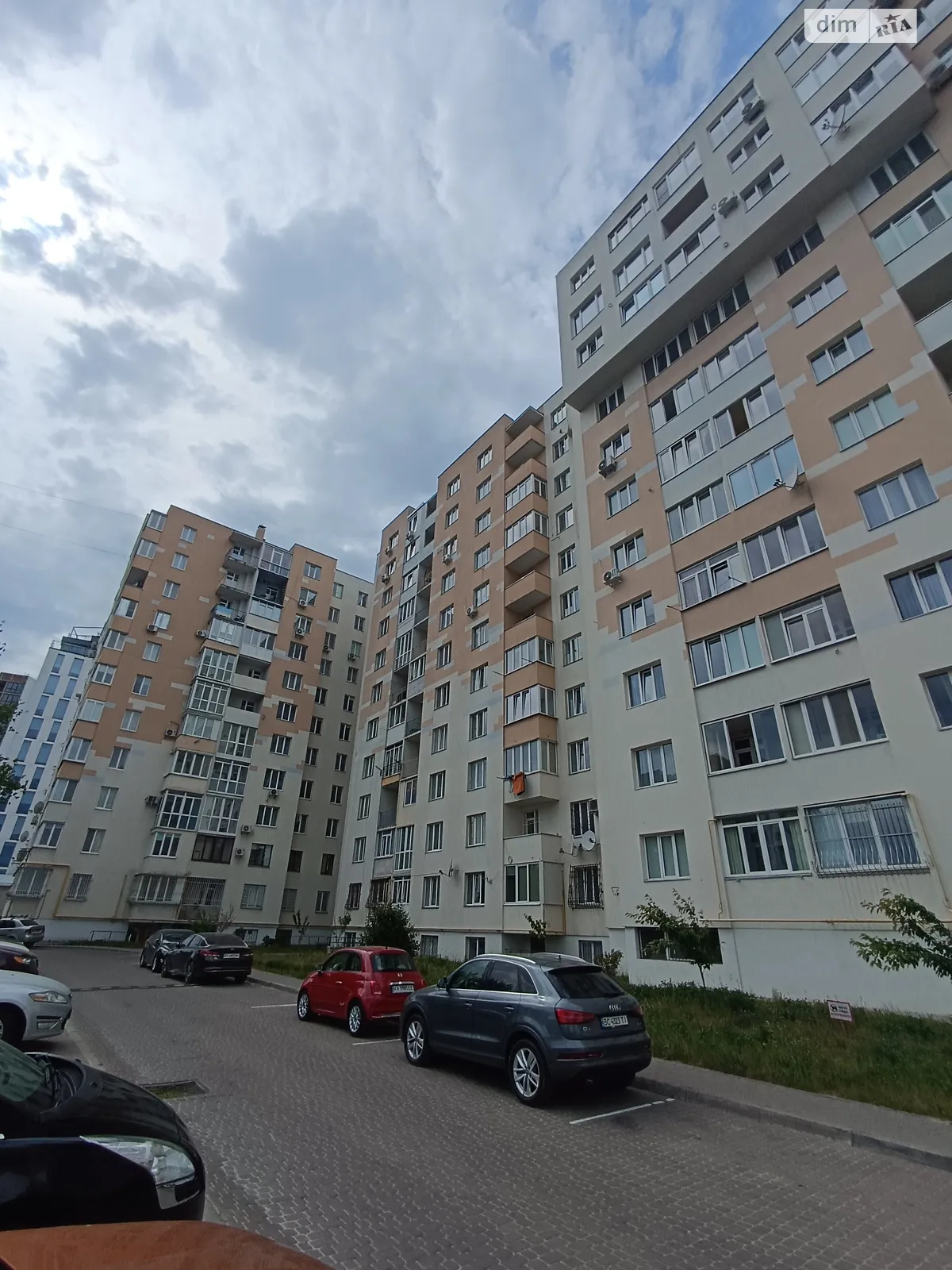 Продается 3-комнатная квартира 90 кв. м в Львове, ул. Под Голоском, 8 - фото 1