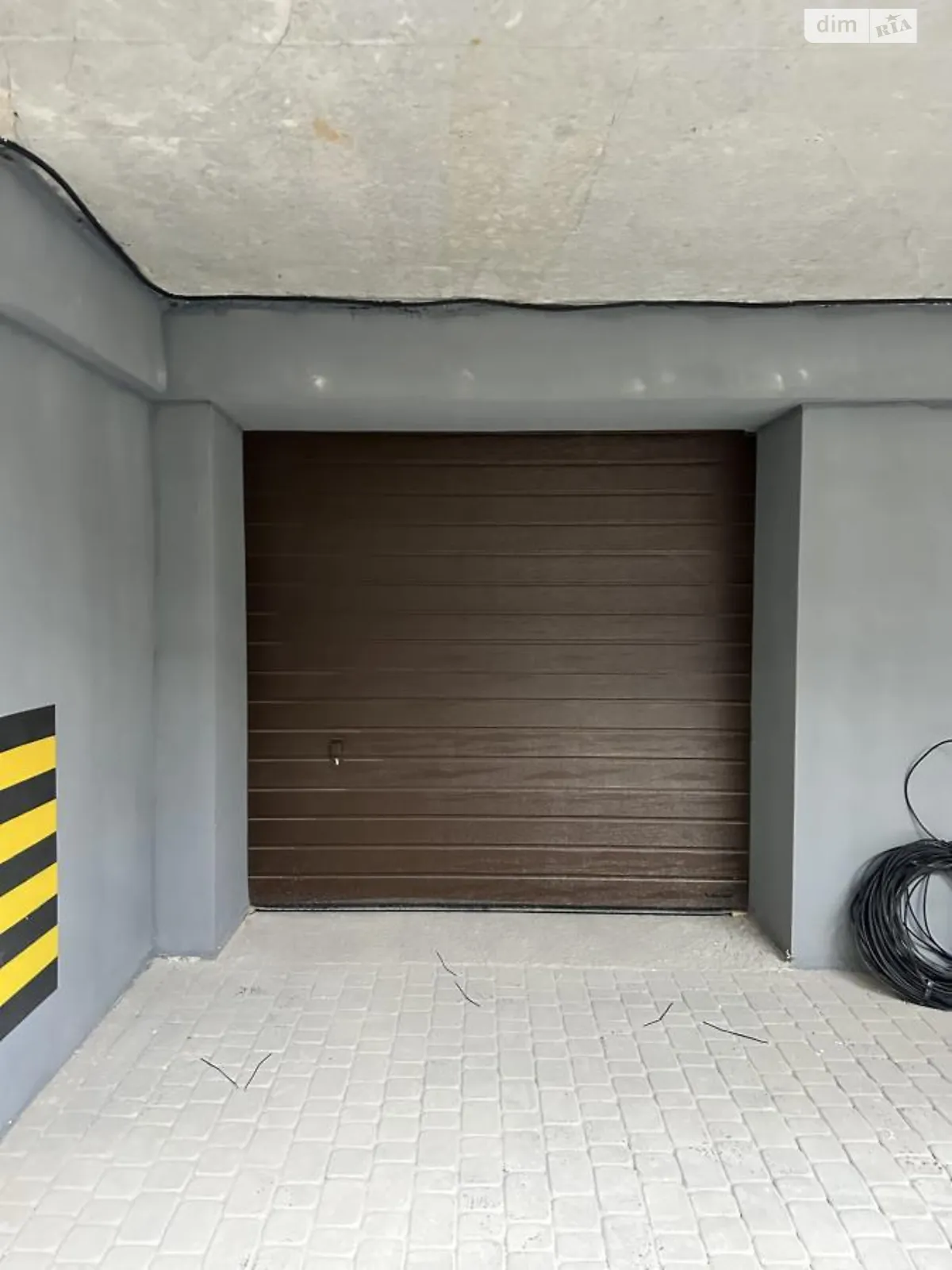 Продается отдельно стоящий гараж под легковое авто на 20 кв. м, цена: 17000 $