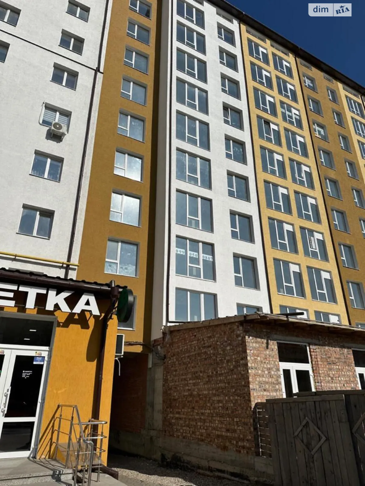 Продается 2-комнатная квартира 60 кв. м в Ивано-Франковске, ул. Галицкая - фото 1