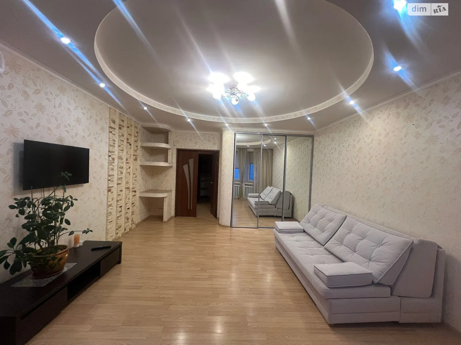 Продается 3-комнатная квартира 103 кв. м в Киеве, ул. Николая Амосова, 4 - фото 1