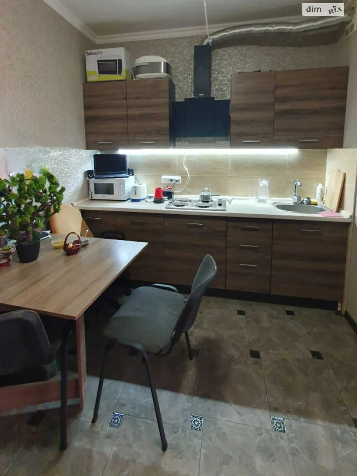 Продается 1-комнатная квартира 50 кв. м в Киеве, ул. Драгоманова, 2 - фото 1