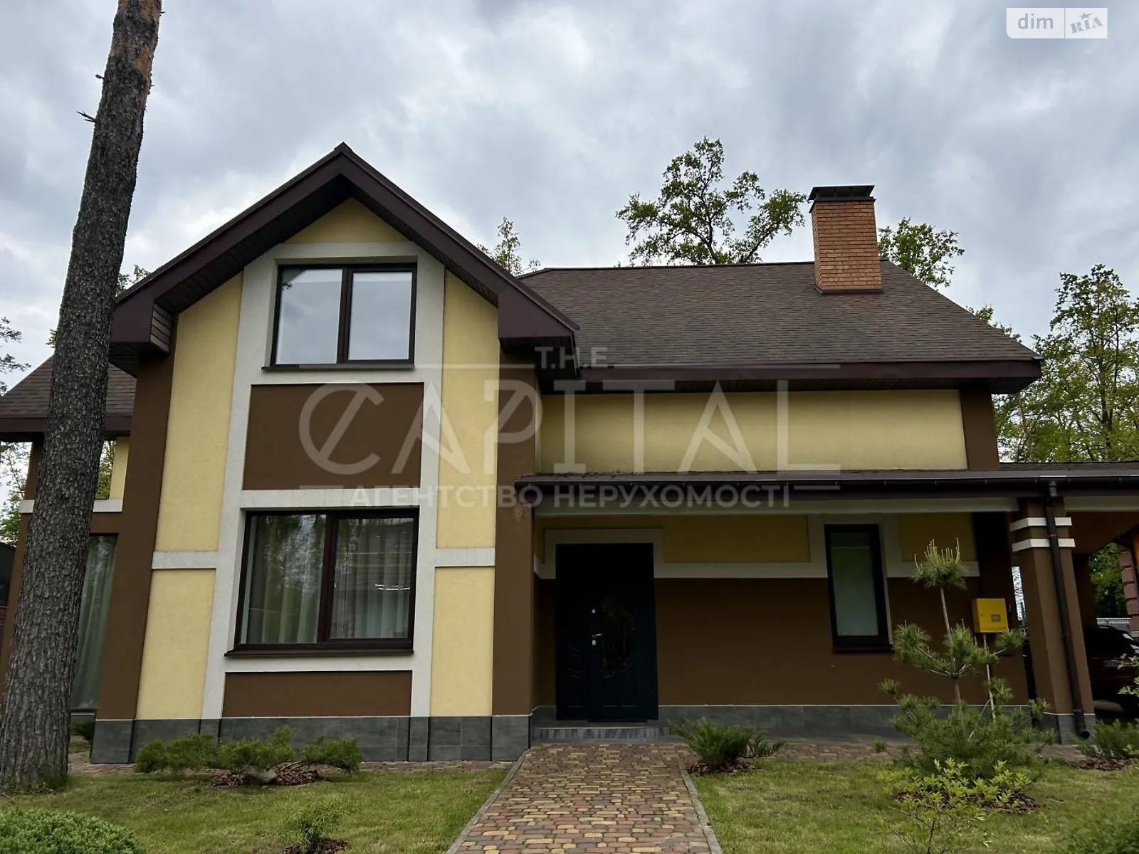 Сдается в аренду дом на 2 этажа 235 кв. м с садом, цена: 3000 $ - фото 1