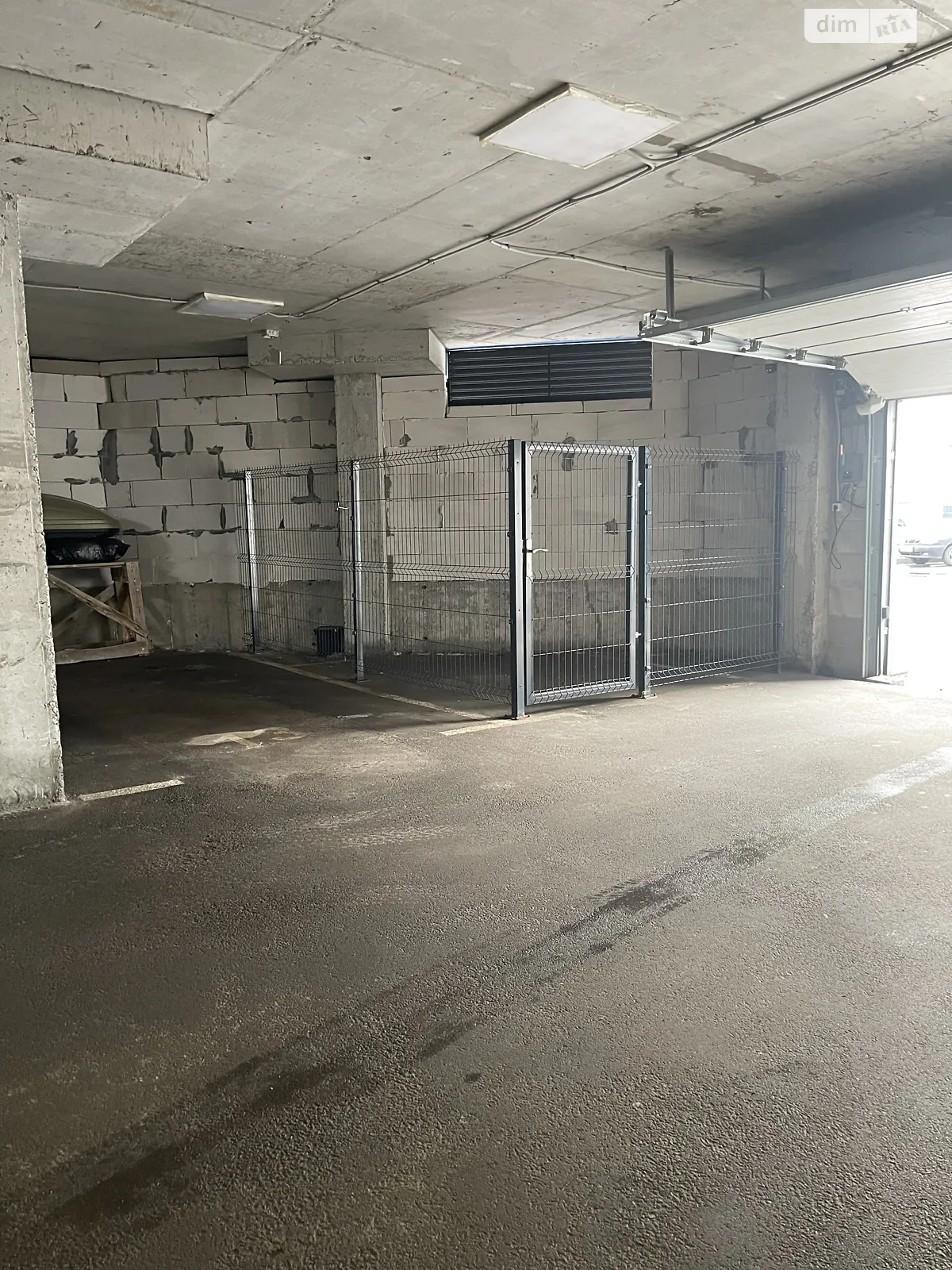 Продается подземный паркинг универсальный на 7.5 кв. м - фото 2