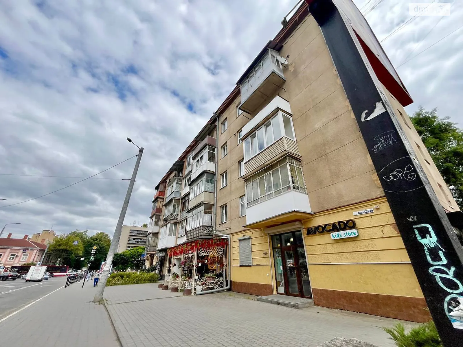 Продается 2-комнатная квартира 43 кв. м в Ивано-Франковске, ул. Независимости, 36 - фото 1