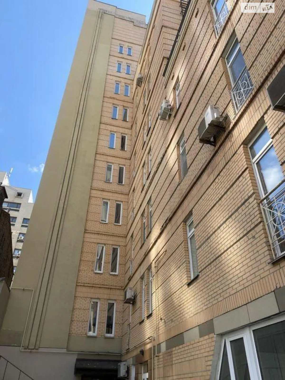 Продается 4-комнатная квартира 198 кв. м в Киеве, ул. Дмитриевская, 76 - фото 1