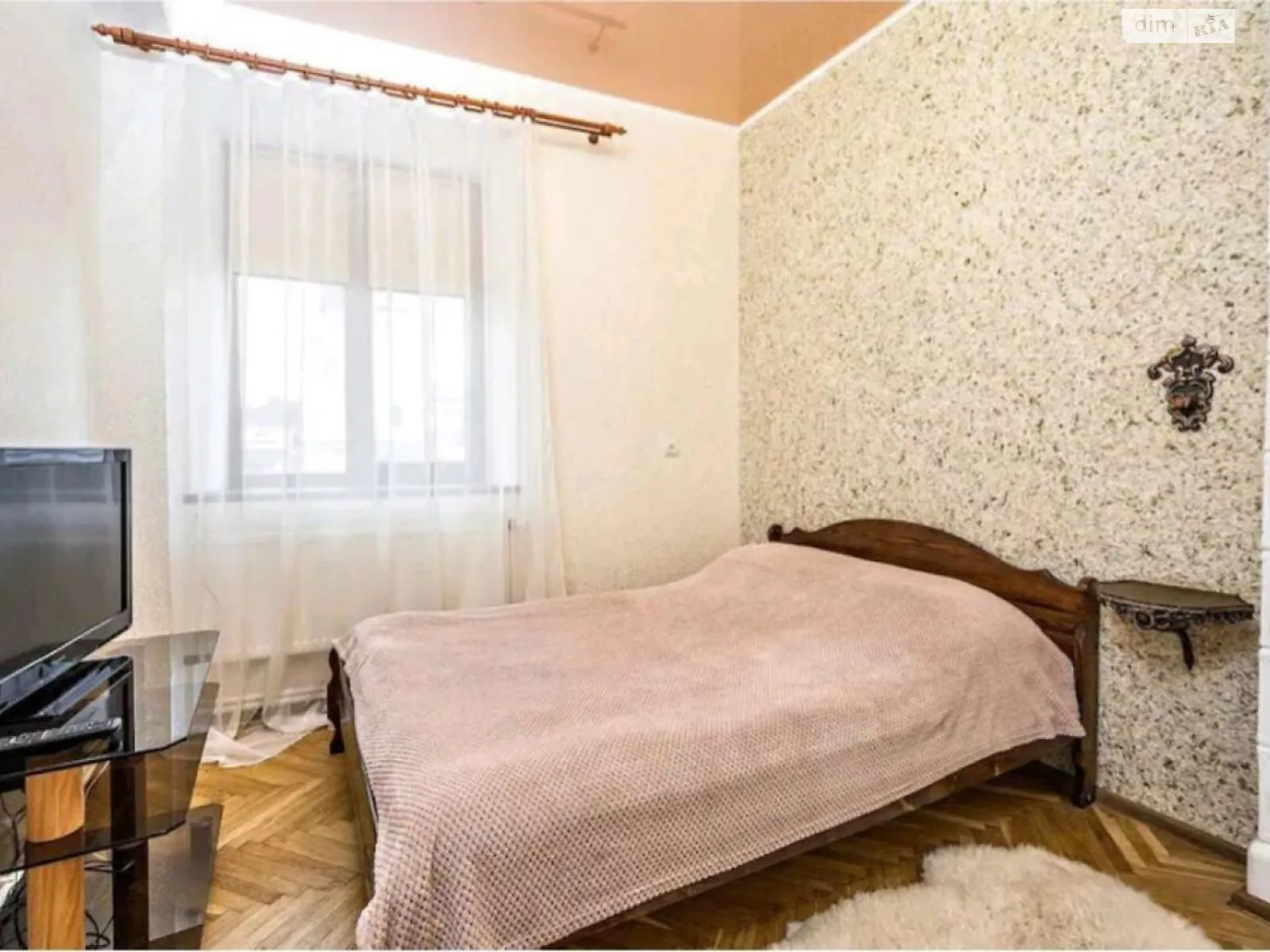 Продается 3-комнатная квартира 52 кв. м в Львове, ул. Краковская - фото 1